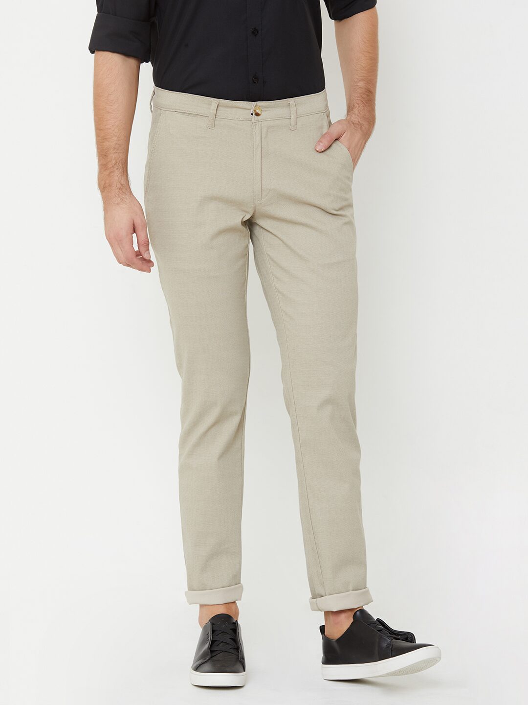 

LUCKY Blue Men Cream Solid Slim fit Chinos
