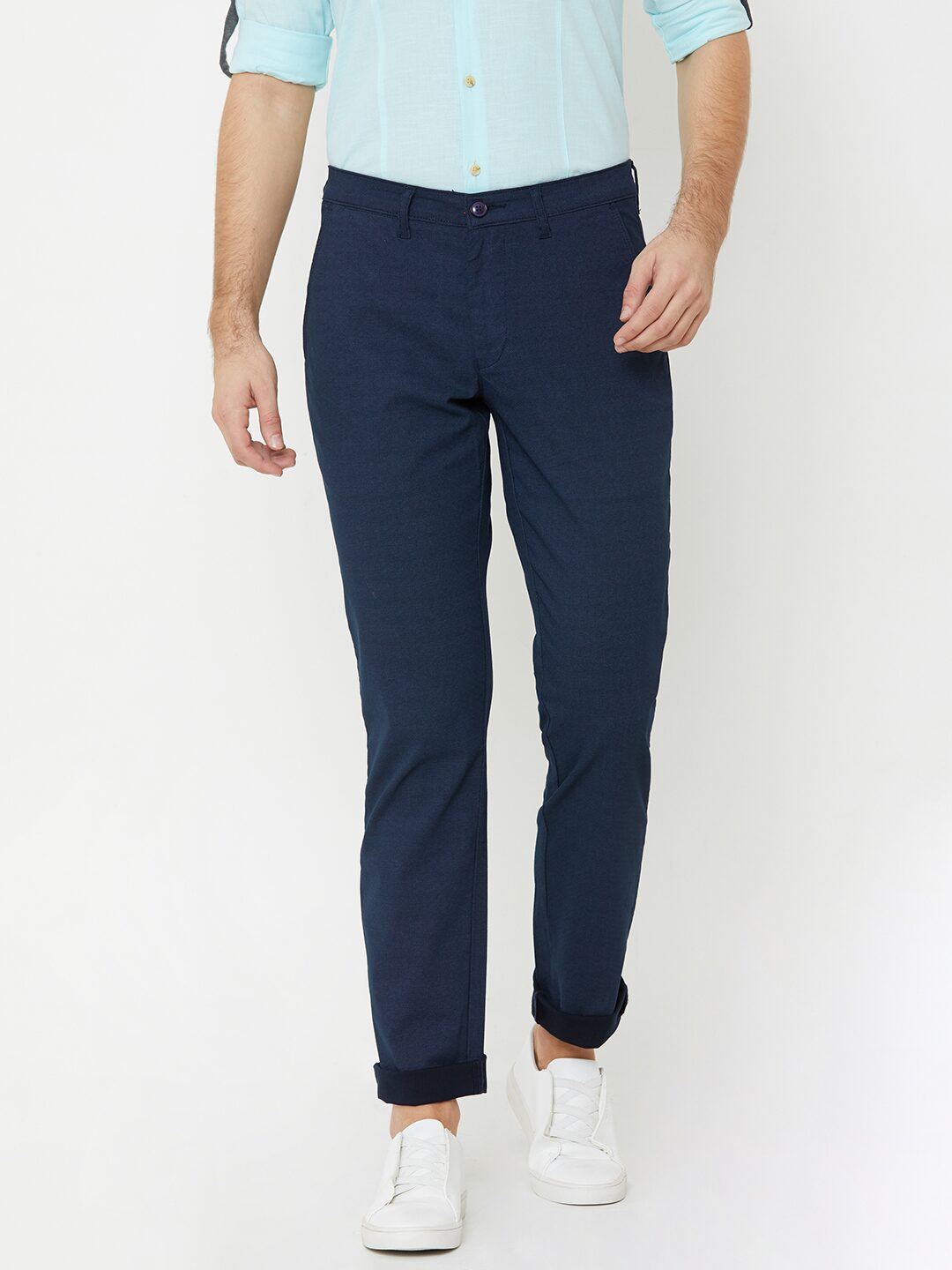 

LUCKY Blue Men Blue Solid Slim fit Chinos
