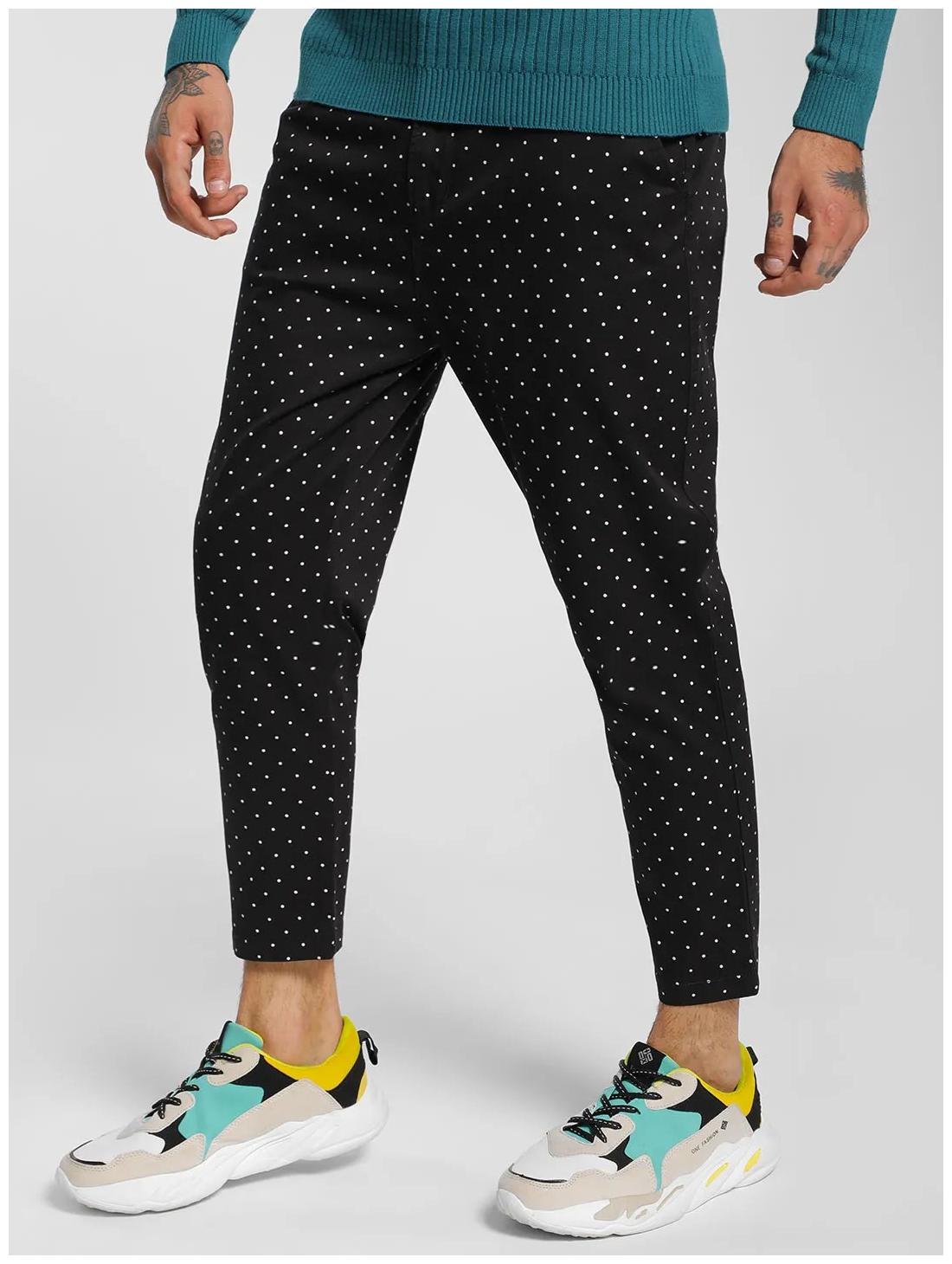 

MagMatric5 Men Black Printed Tapered fit Travel friendly Regular trousers