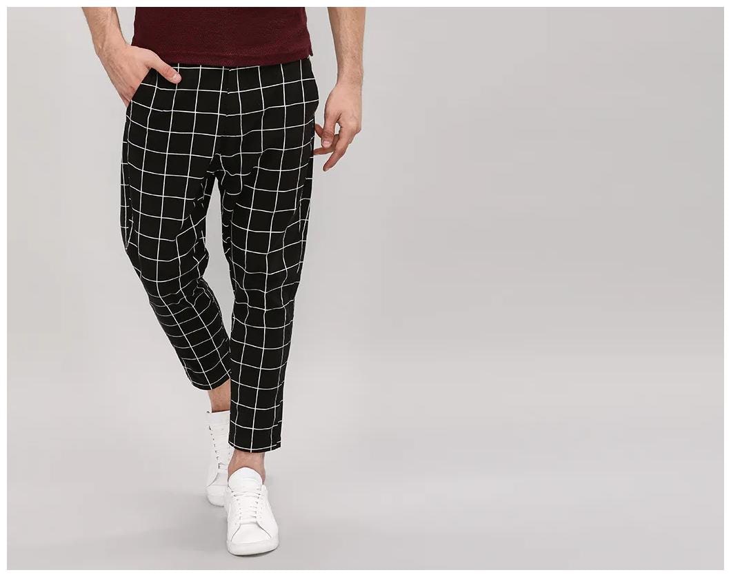 

MagMatric5 Men Black Checked Tapered fit Travel friendly Chinos