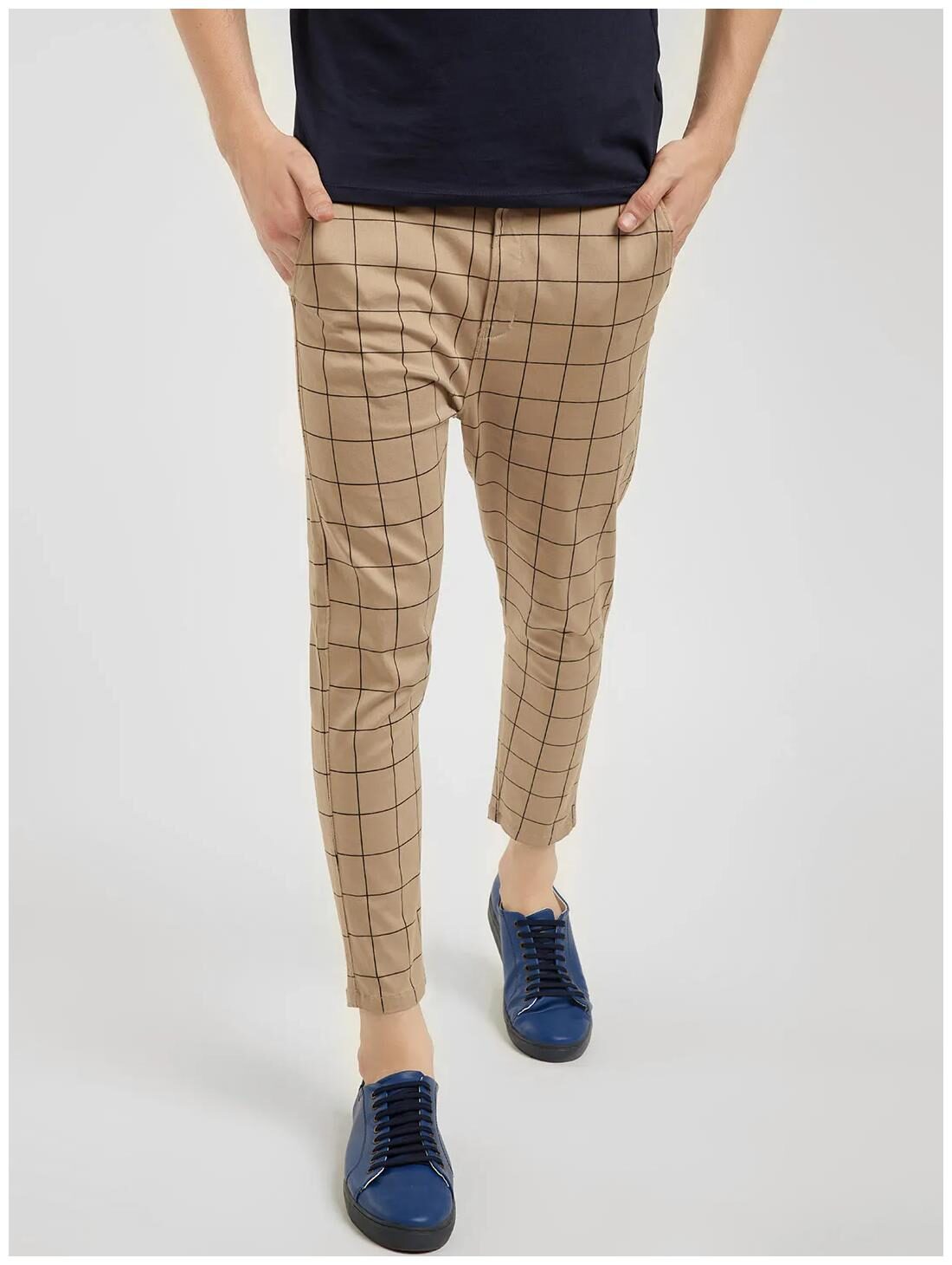 

MagMatric5 Men Beige Checked Tapered fit Travel friendly Chinos