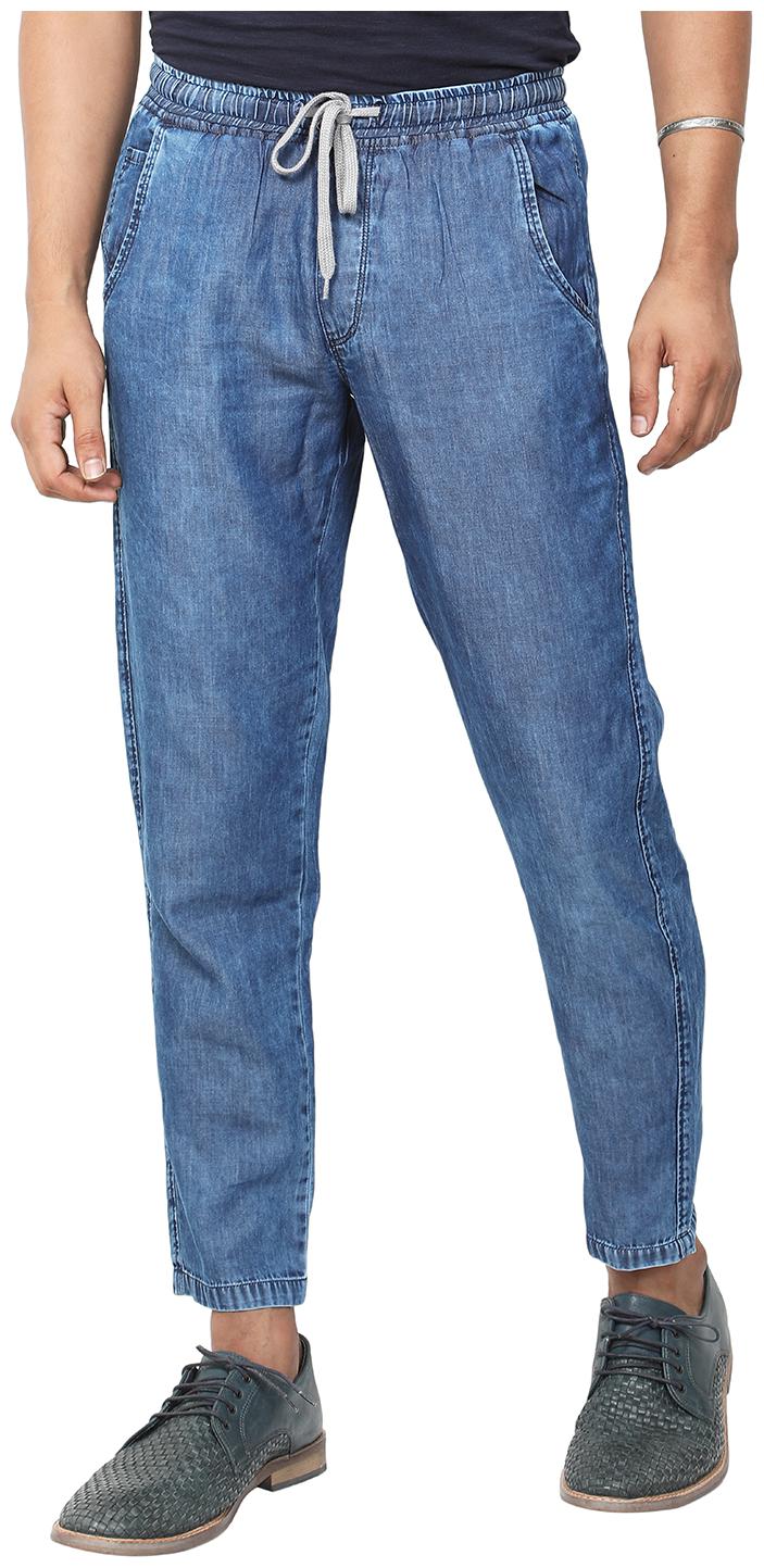 

MagMatric5 Men Blue Tapered Fit Jeans