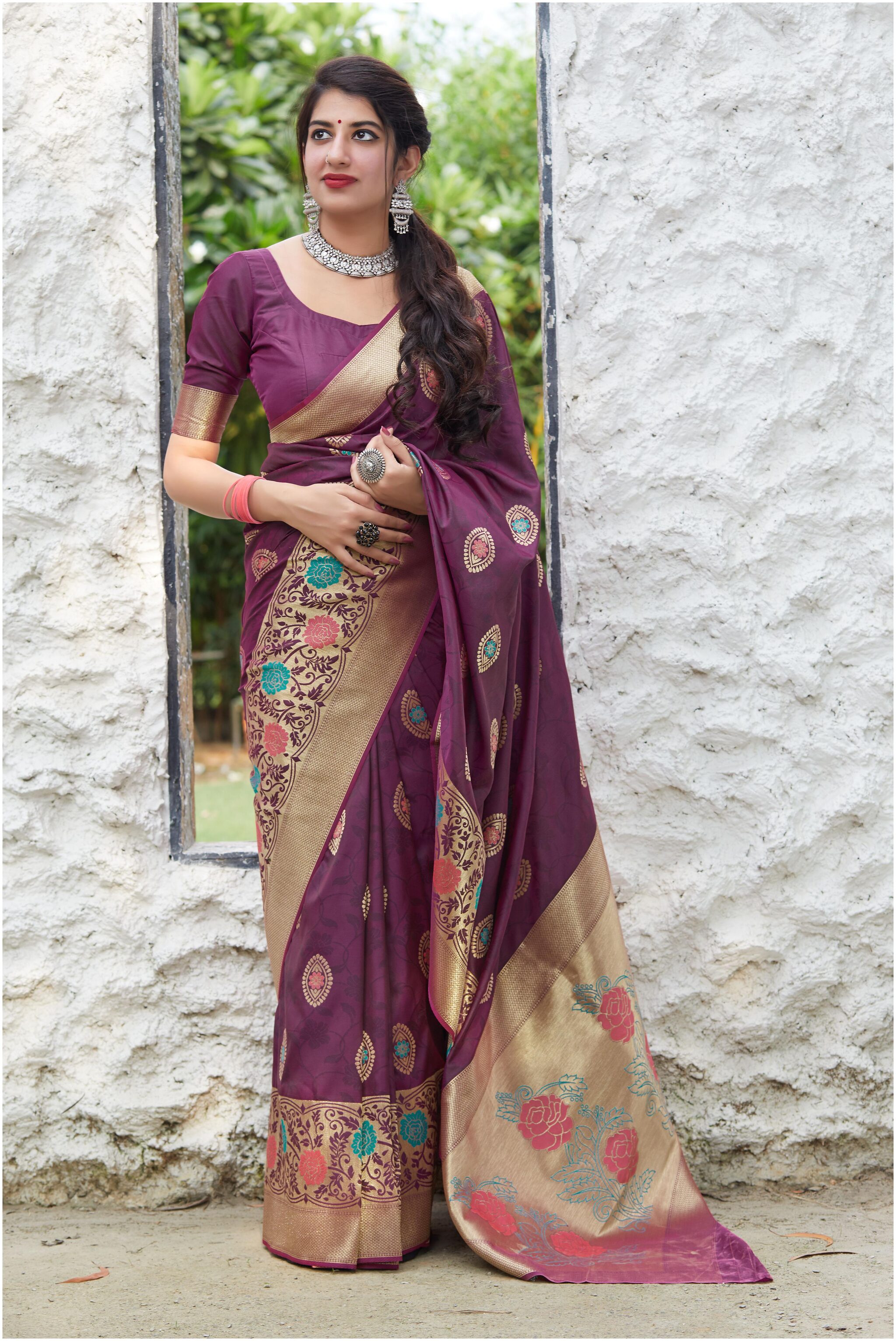 

Manohari Jacquard Woven Purple Color Saree with Blouse