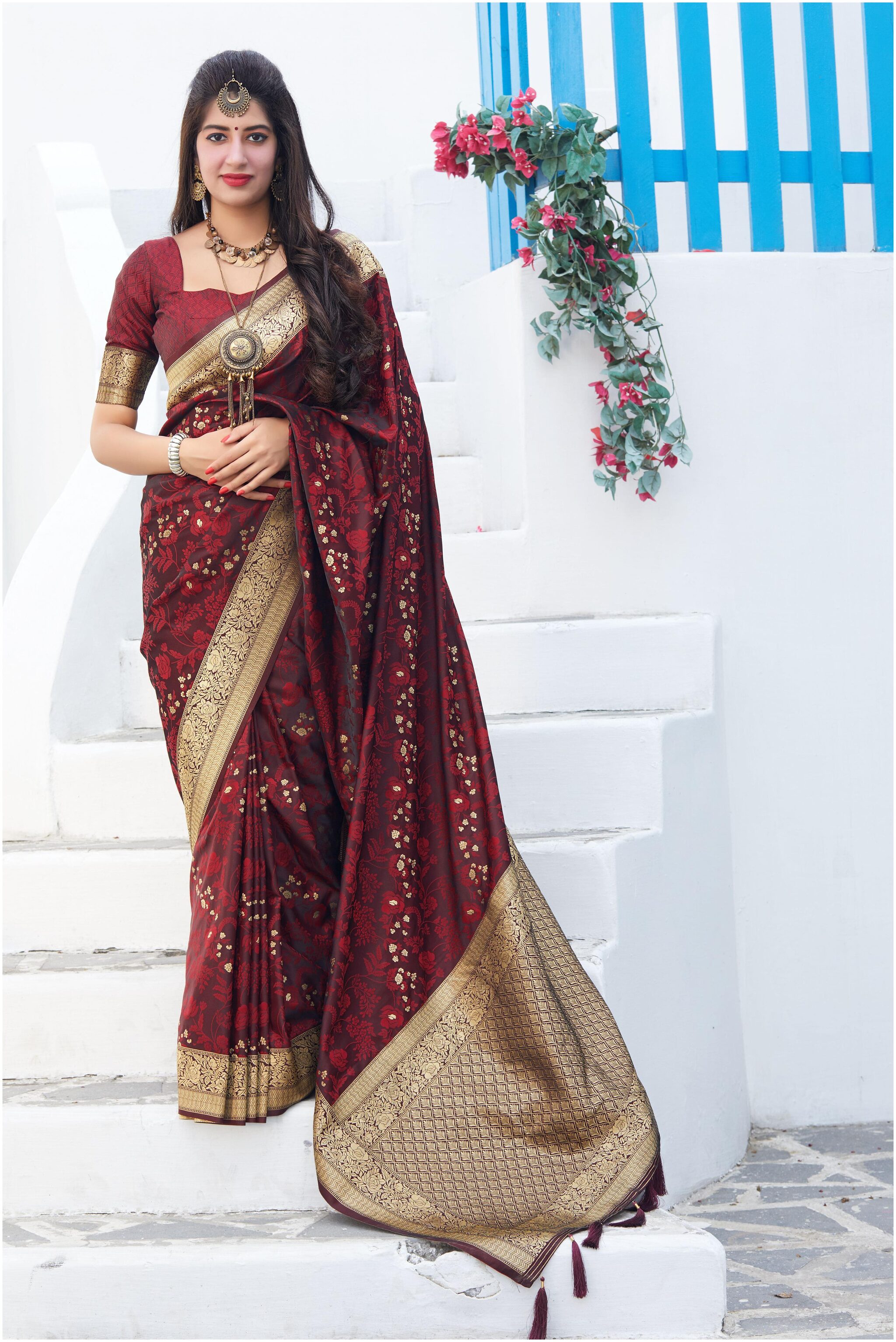 

Manohari Jacquard Woven Maroon Saree For Women