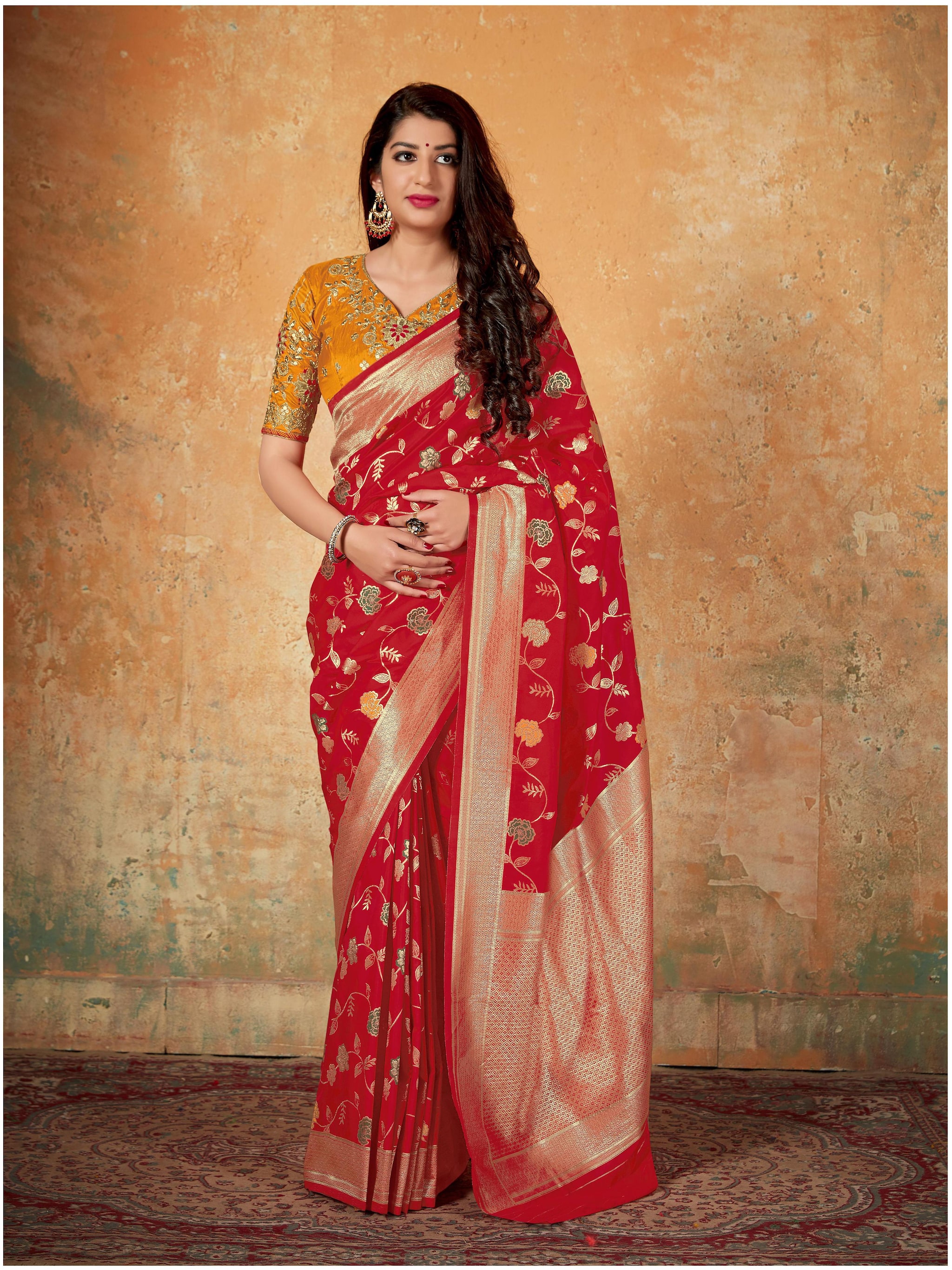 

Manohari Red Banarasi Silk Saree With Blouse Peice