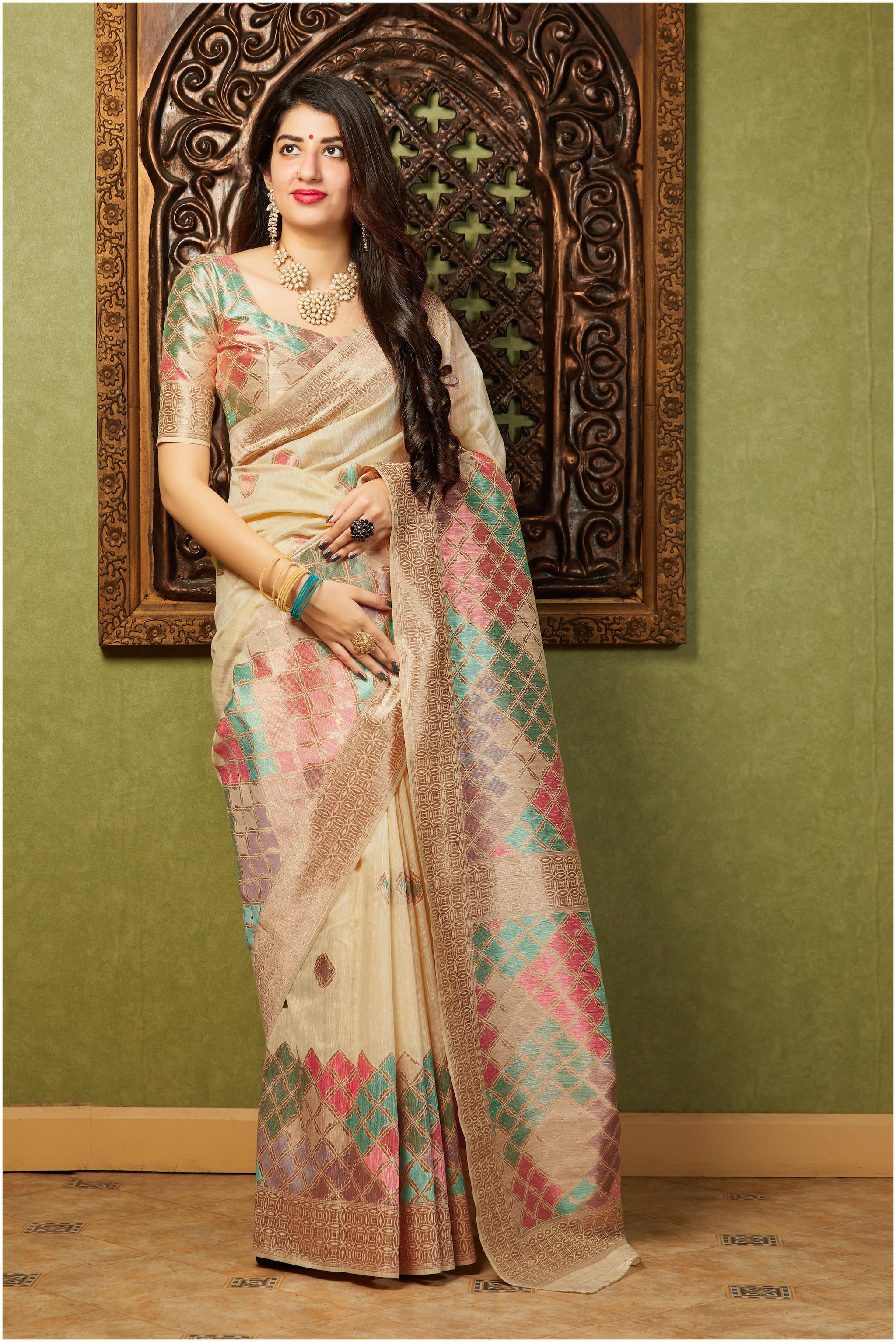 

Manohari Women Jacquard Woven Beige Designer Saree With Blouse
