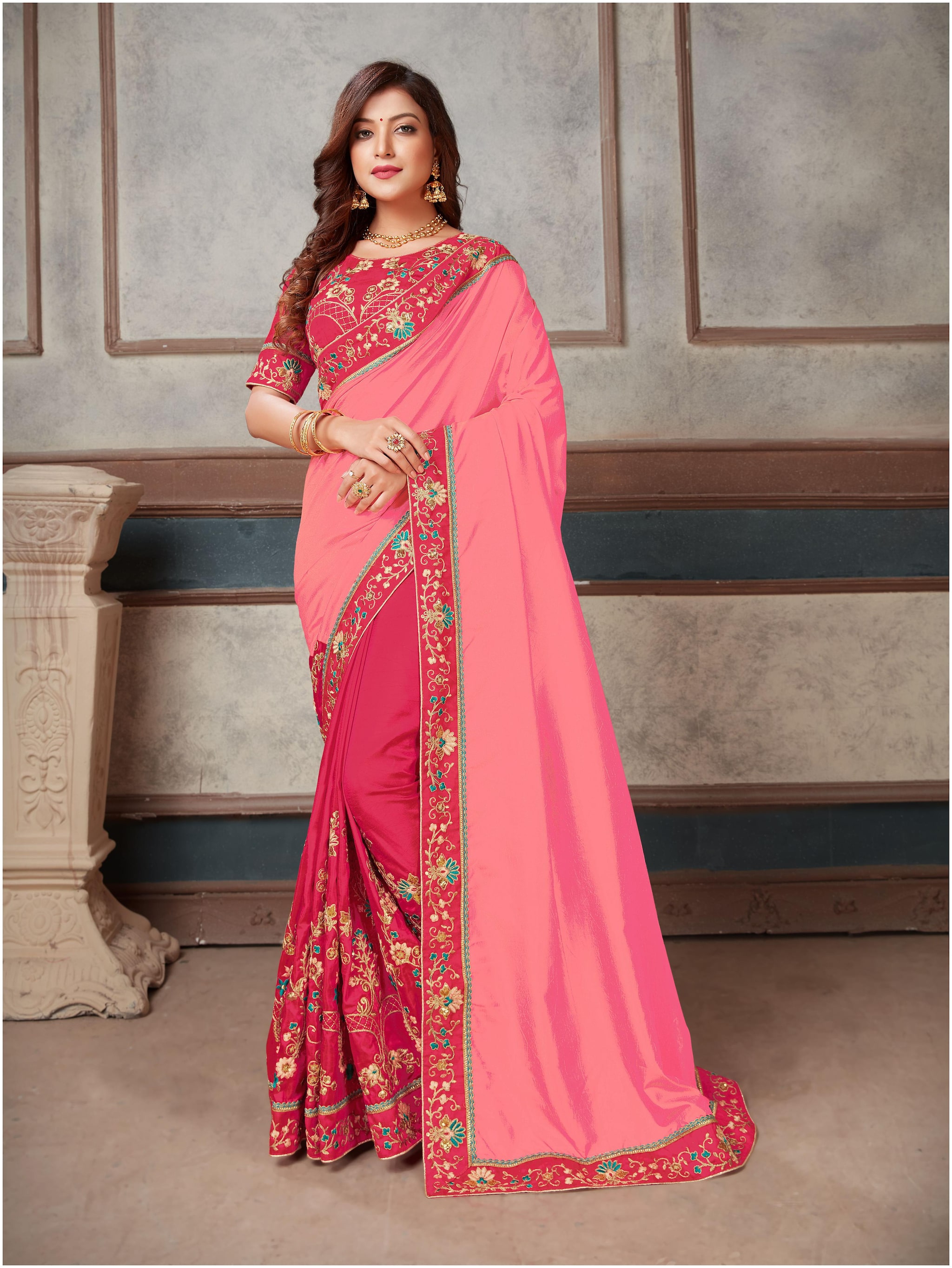 

Manohari Women Silk Embroidered Pink Saree With Blouse