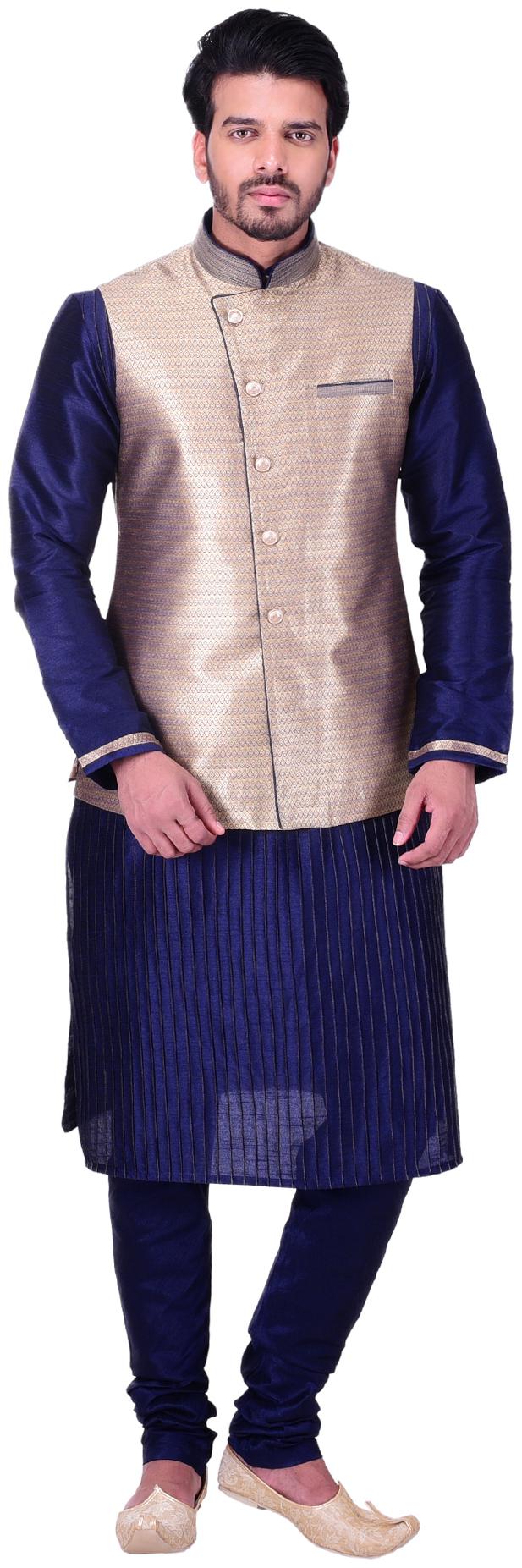

Manyavar Men Blue Full Sleeve Kurta Paired with Churidar Waistcoat