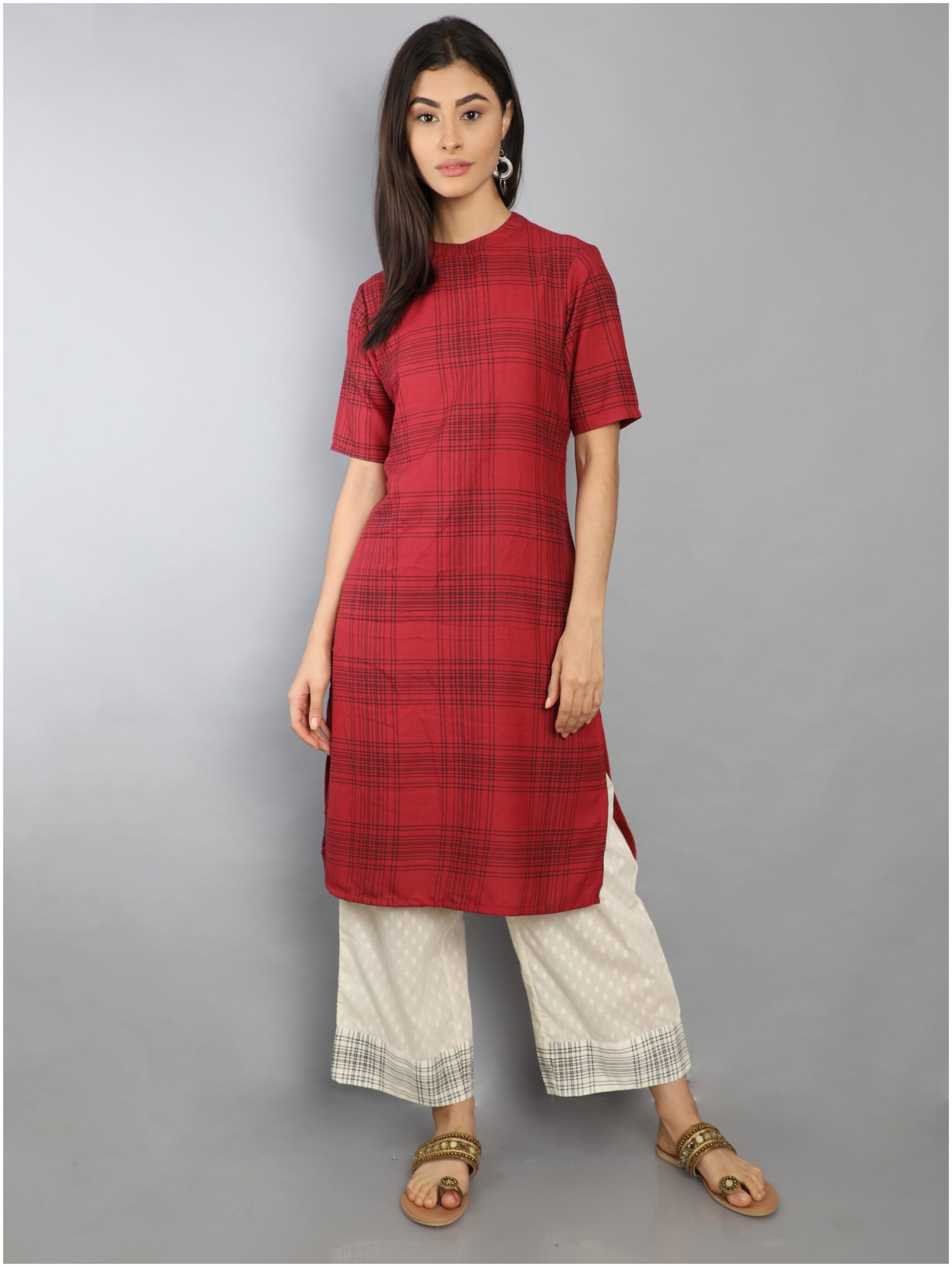 

Marcia Women Maroon Printed Straight Kurta With Pants