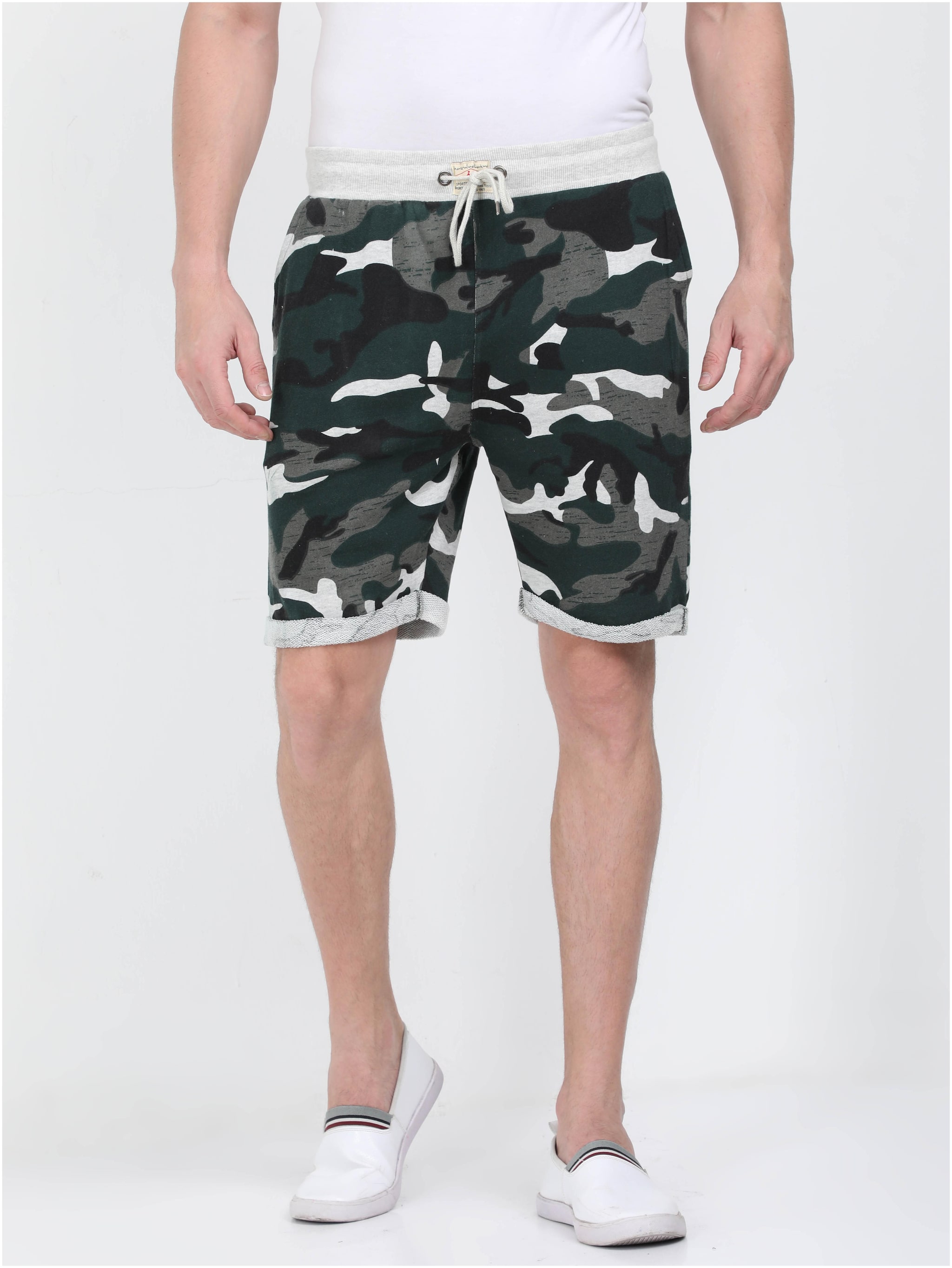 

Masculino Latino Men Green Regular Fit Regular Shorts