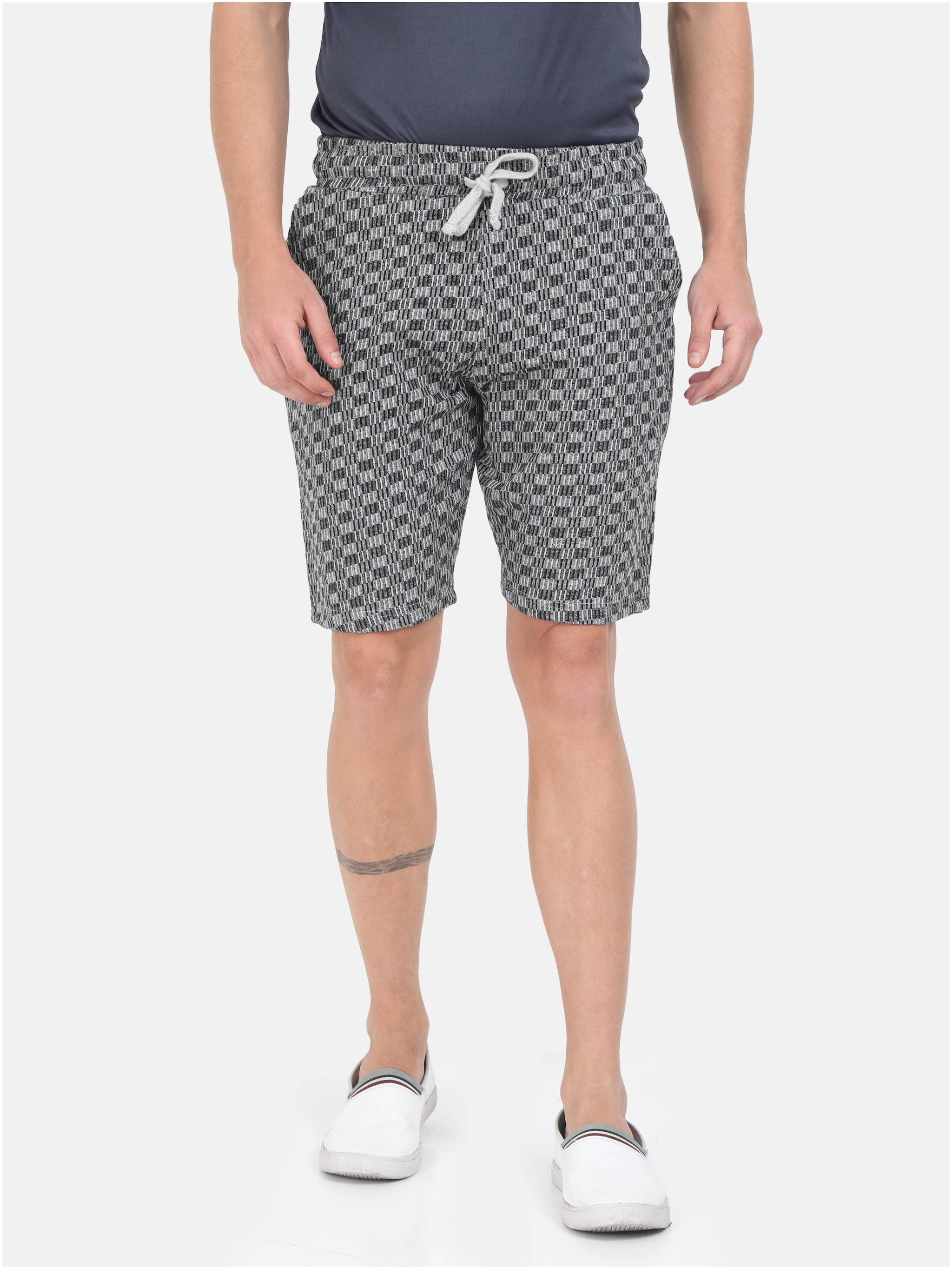 

Masculino Latino Men Grey Regular Fit Regular Shorts
