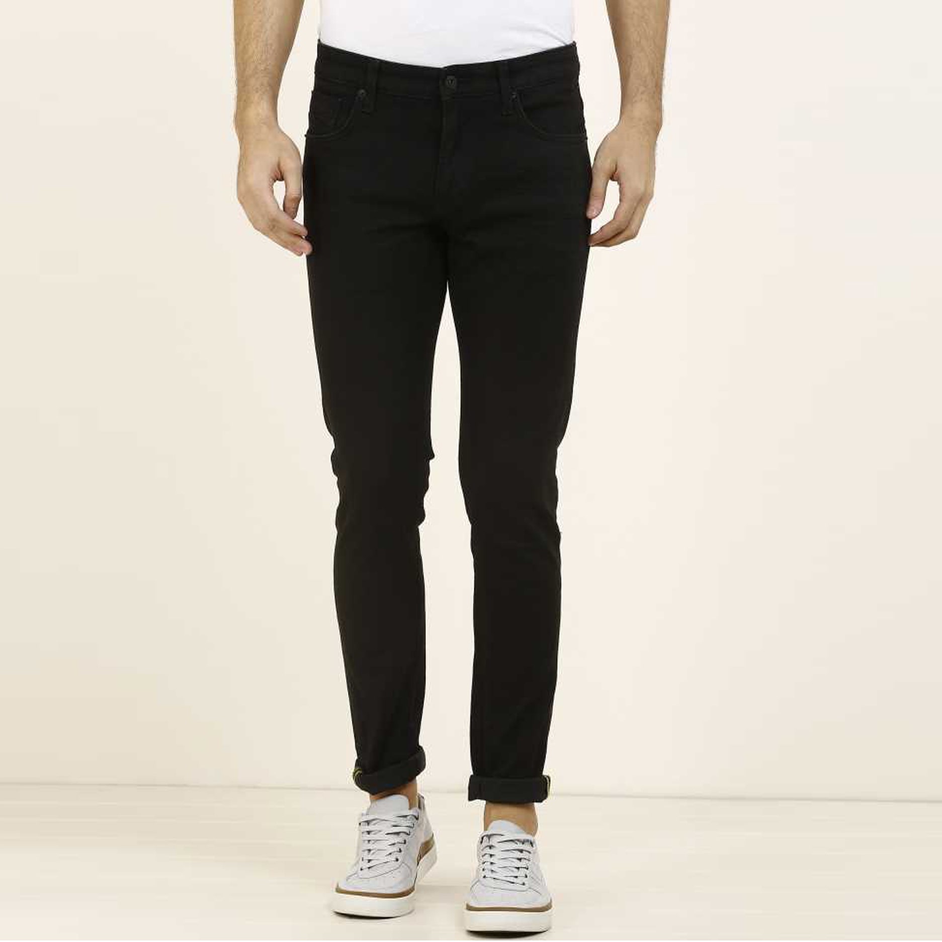 

Masterly Weft Men Black Slim Fit Jeans