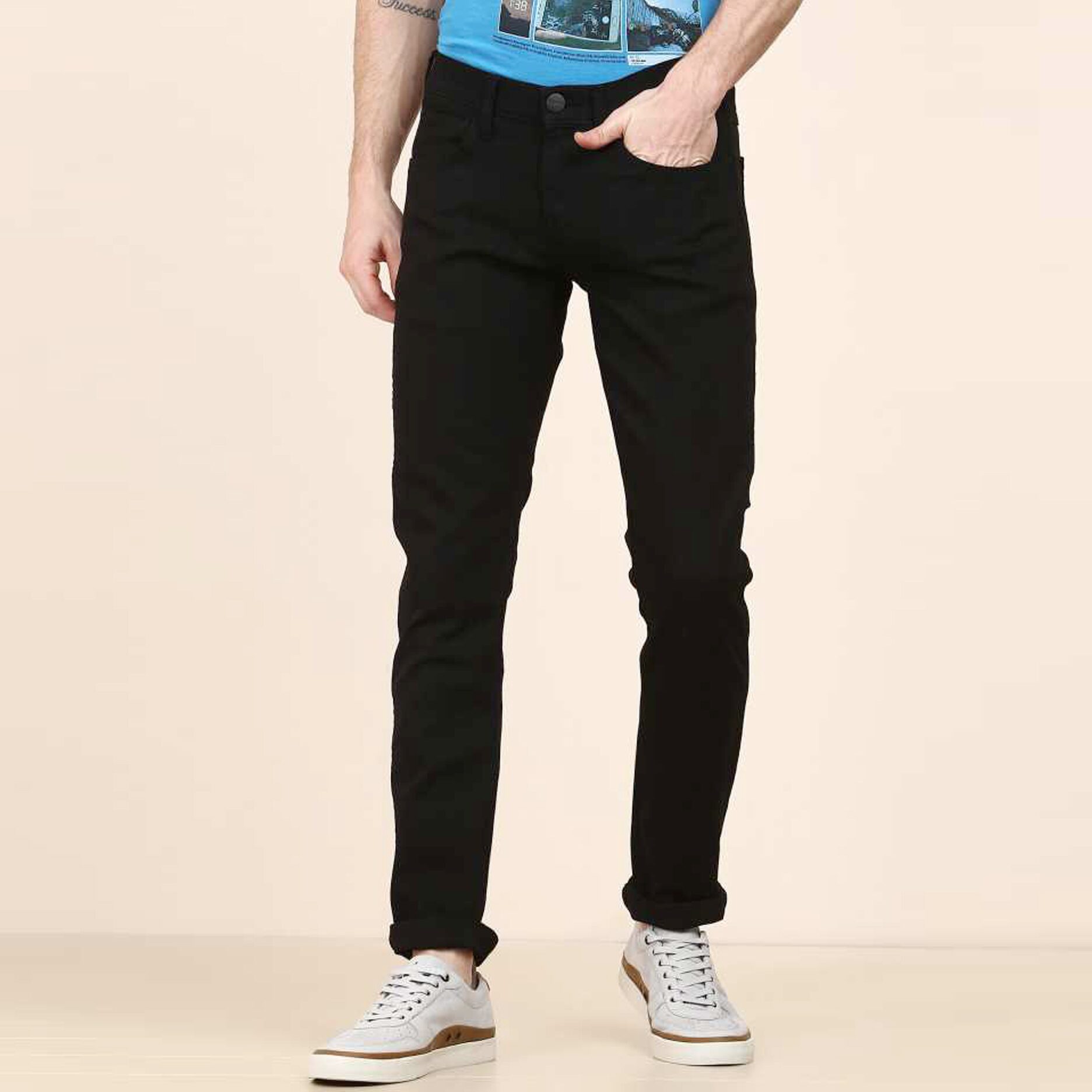 

Masterly Weft Men Black Slim Fit Jeans