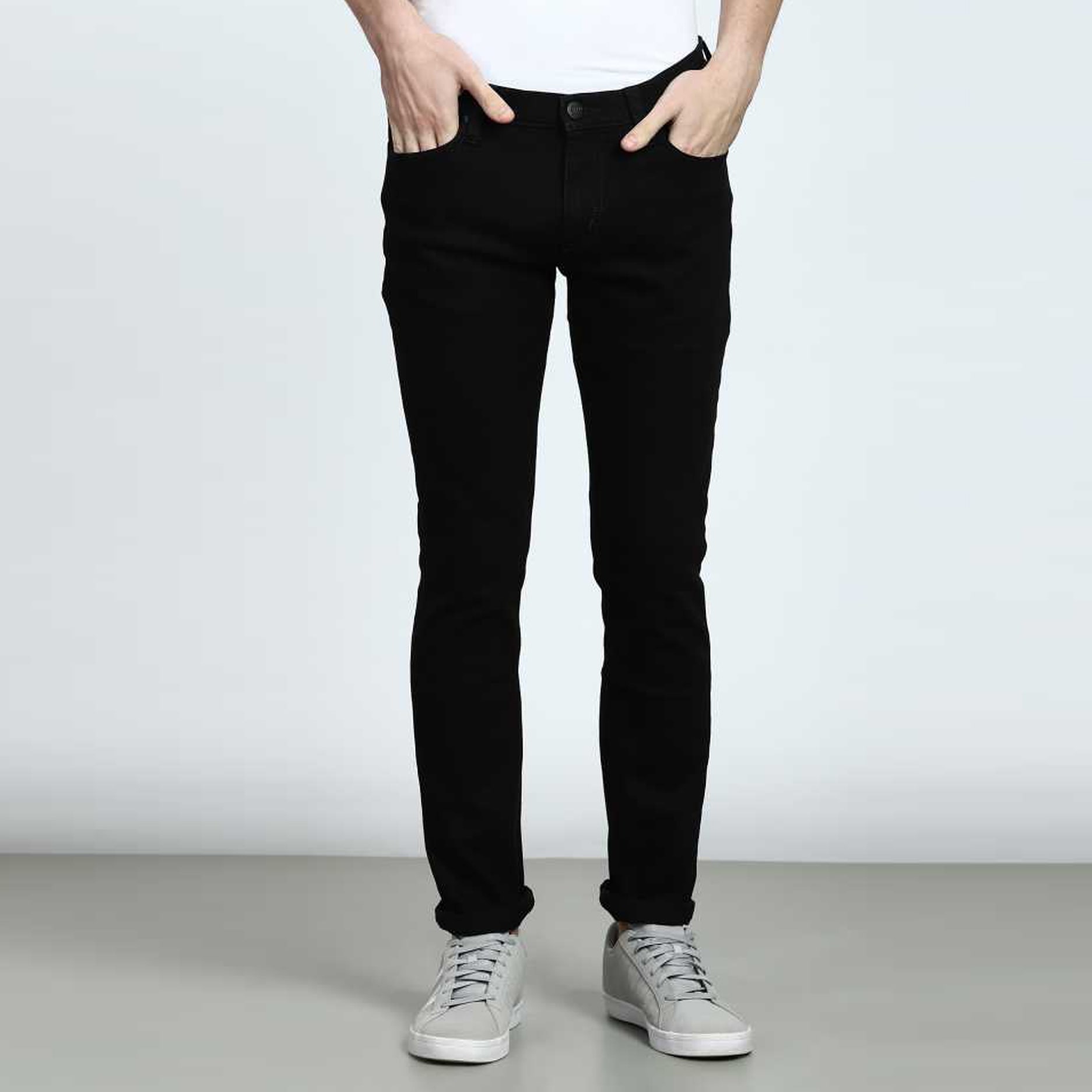 

Masterly Weft Men Black Slim Fit Jeans