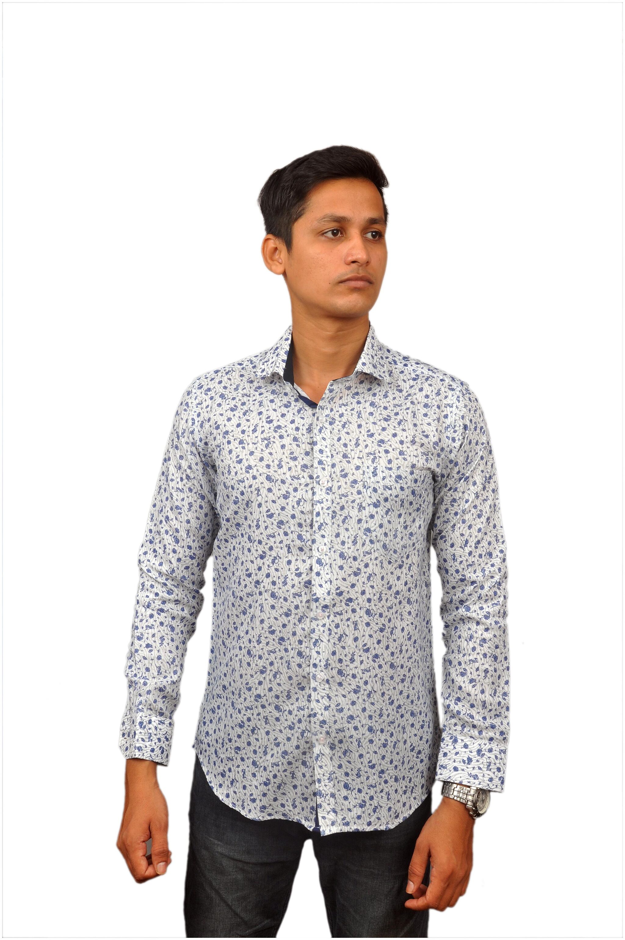

Kleren Chapell Men Blue Floral Slim Fit Casual Shirt