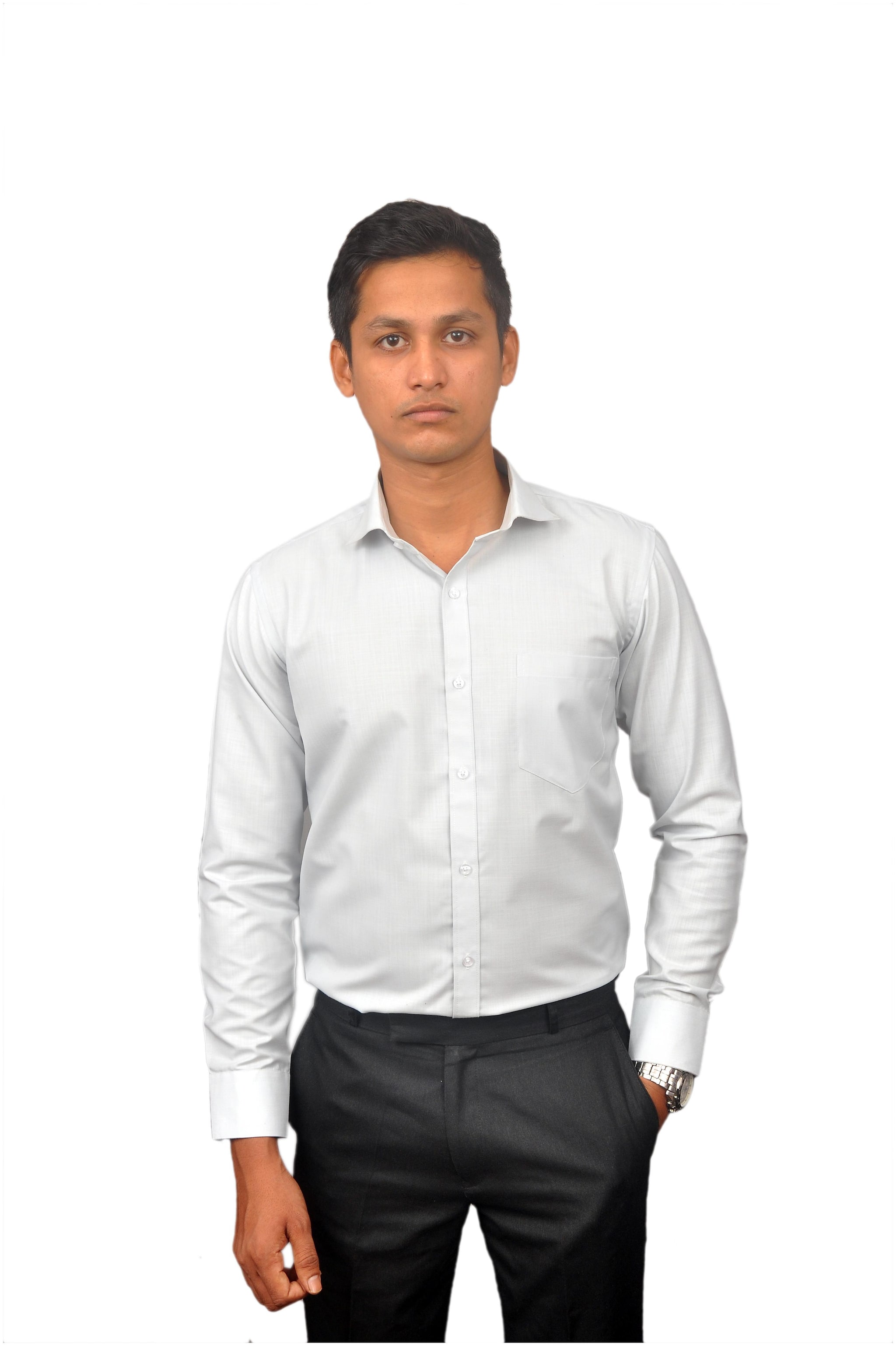 

Kleren Chapell Men White Solid Slim Fit Casual Shirt