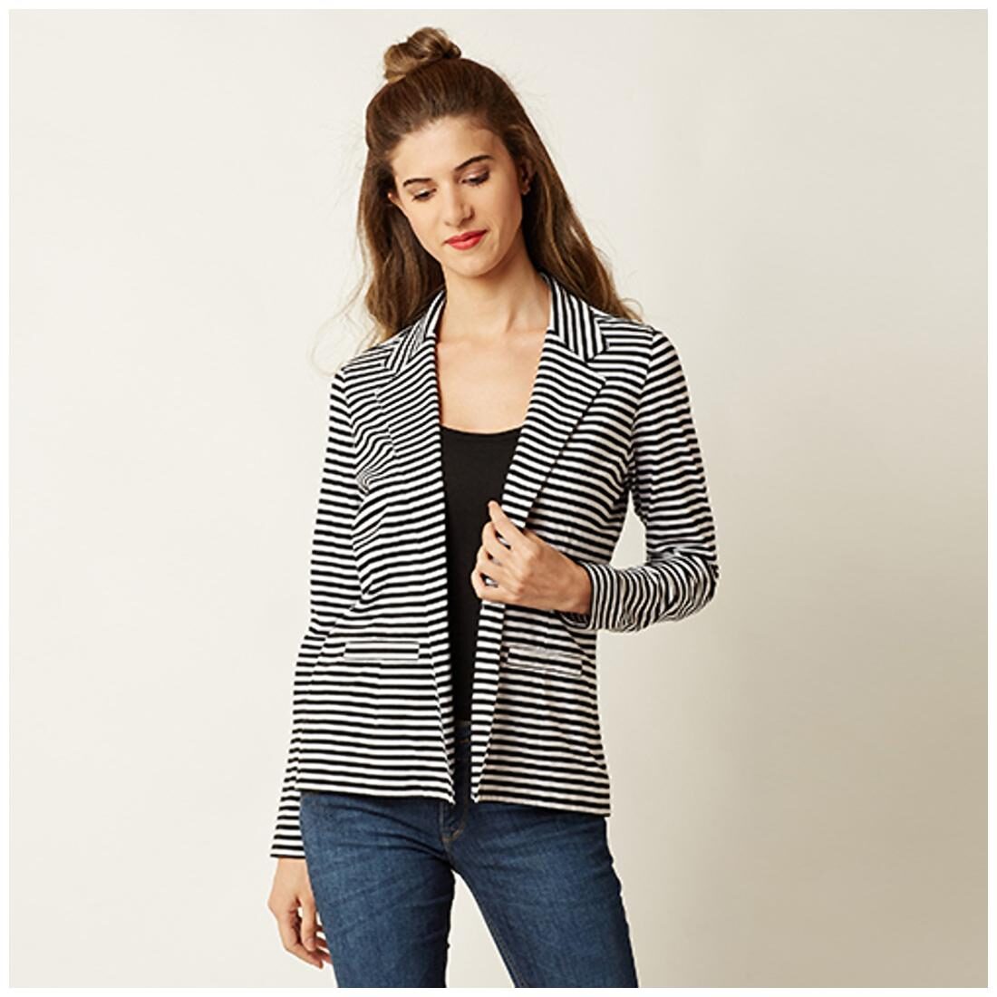 

Miss Chase Women Floral Regular Jacket - Multi