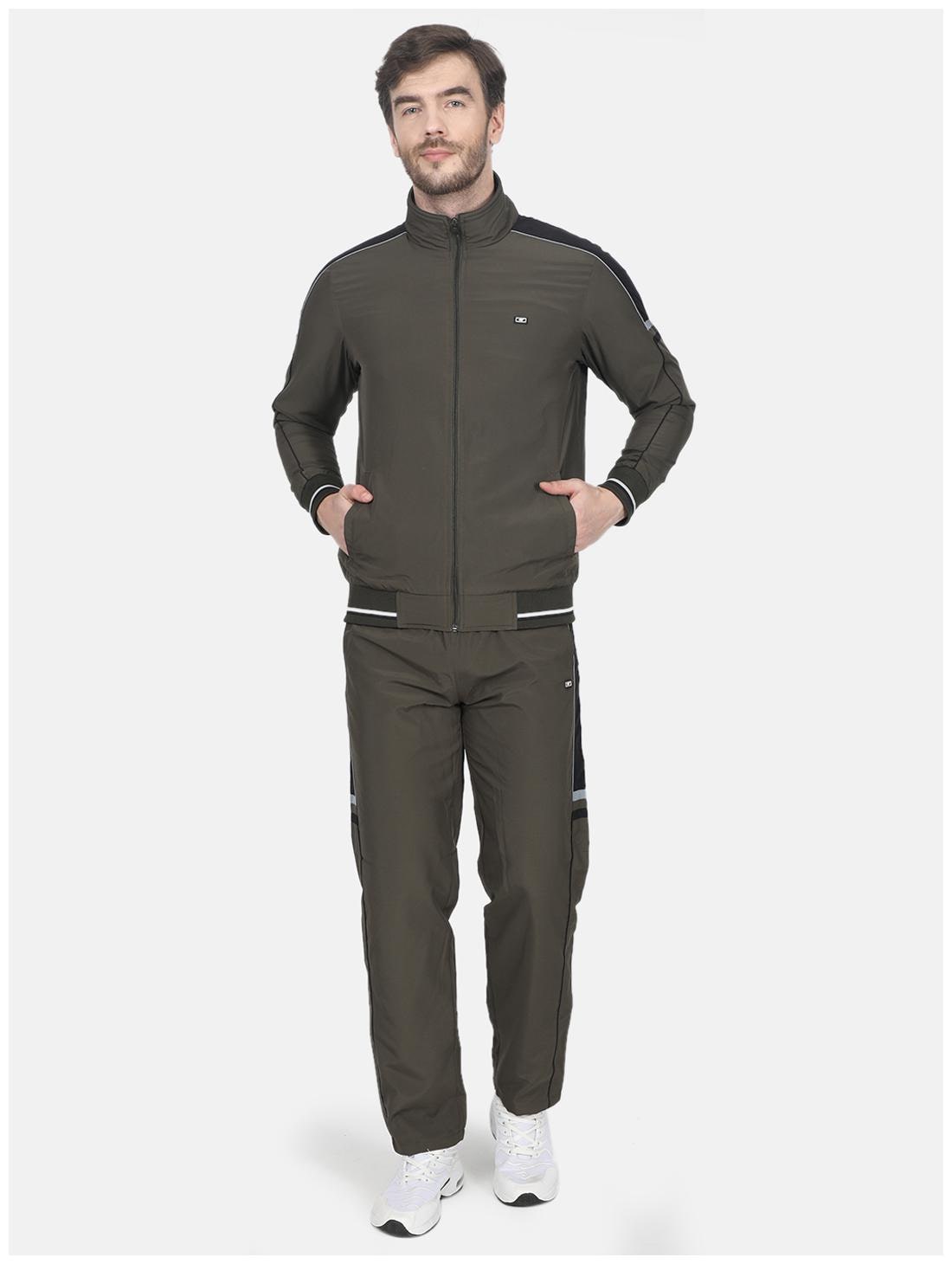 

Monte Carlo Men Olive Solid Regular Fit Track Suit