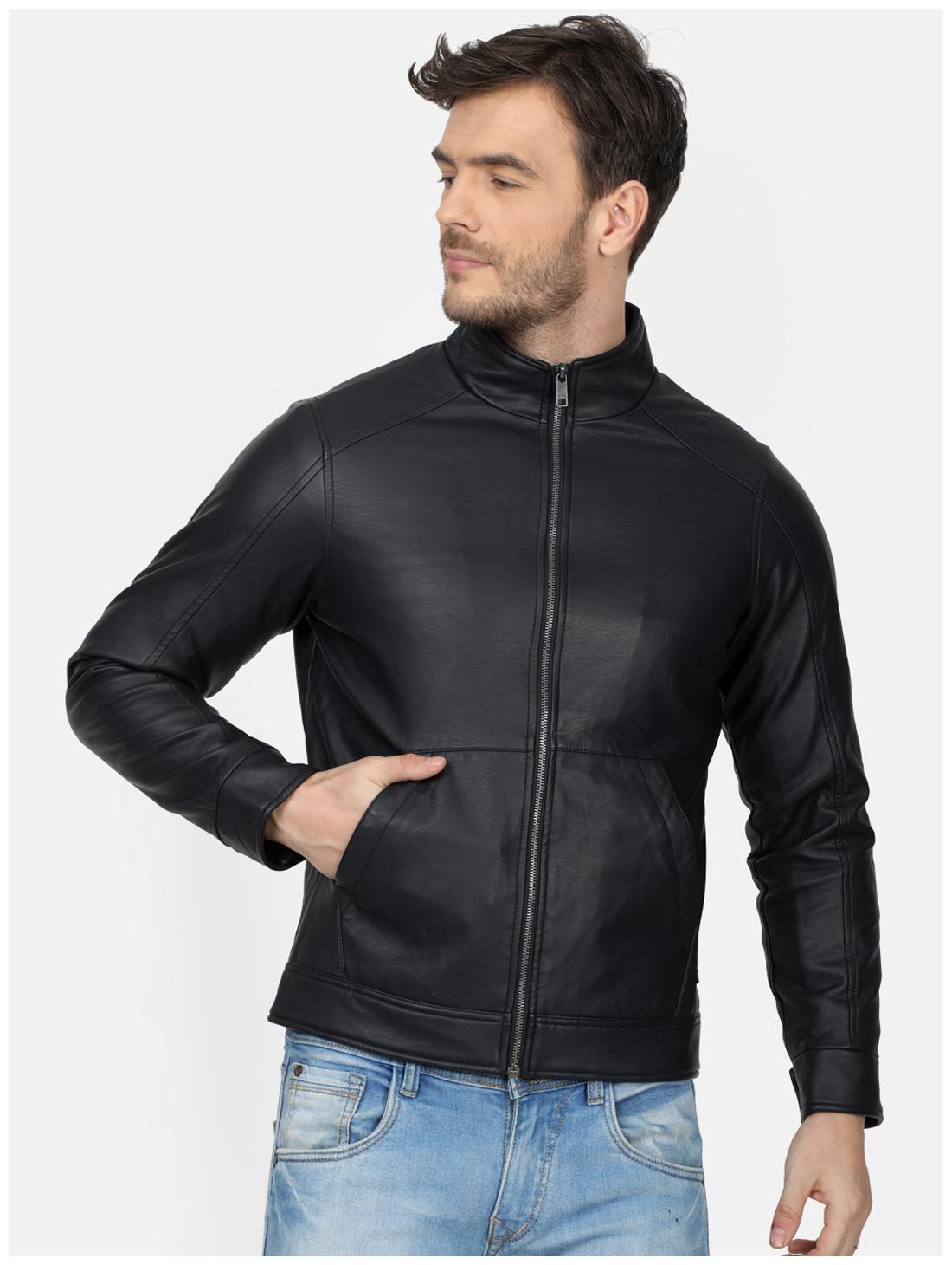 

Monte Carlo Men Black Solid Down jacket