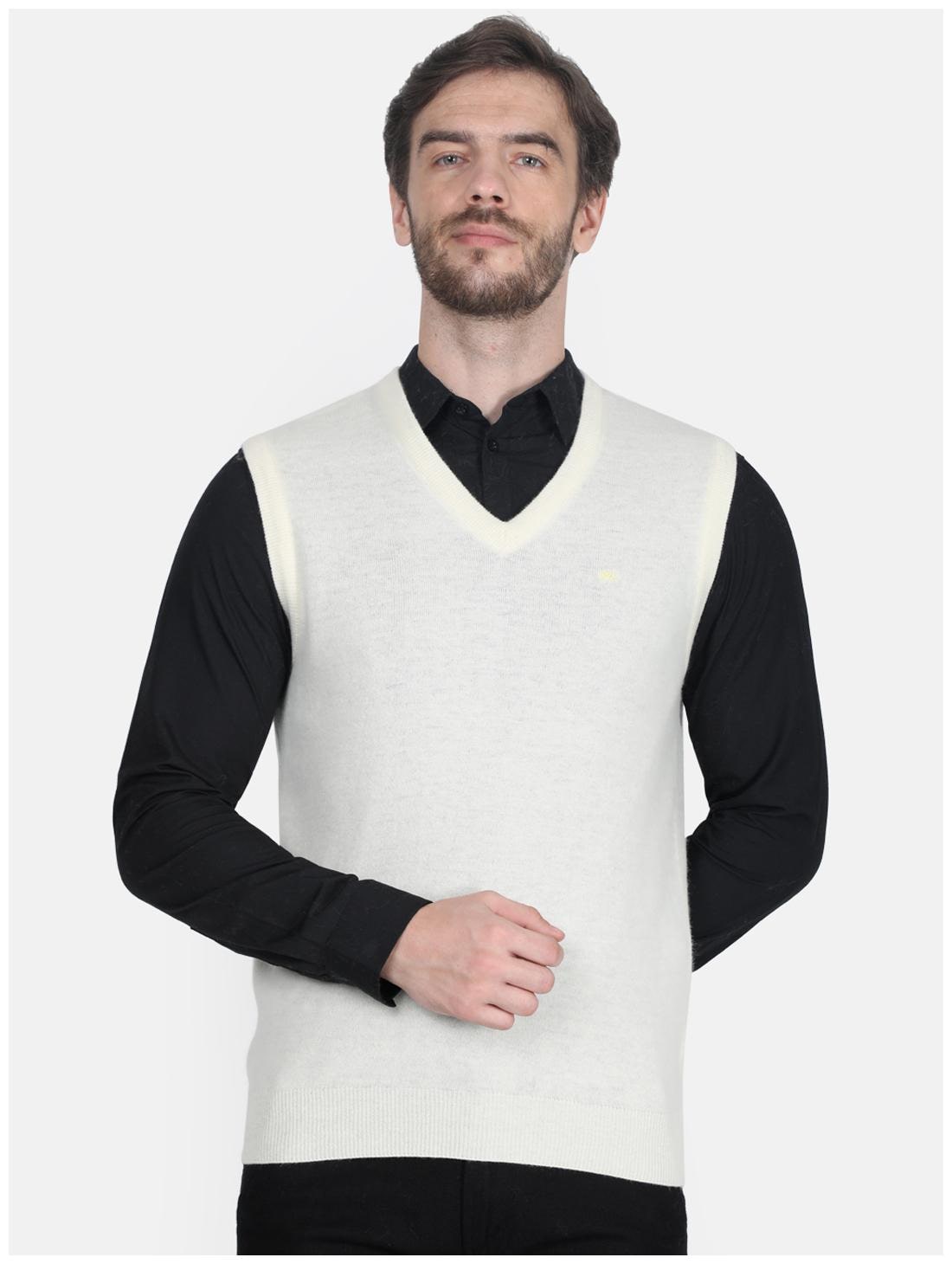 

Monte Carlo Men White V neck Longline sweater