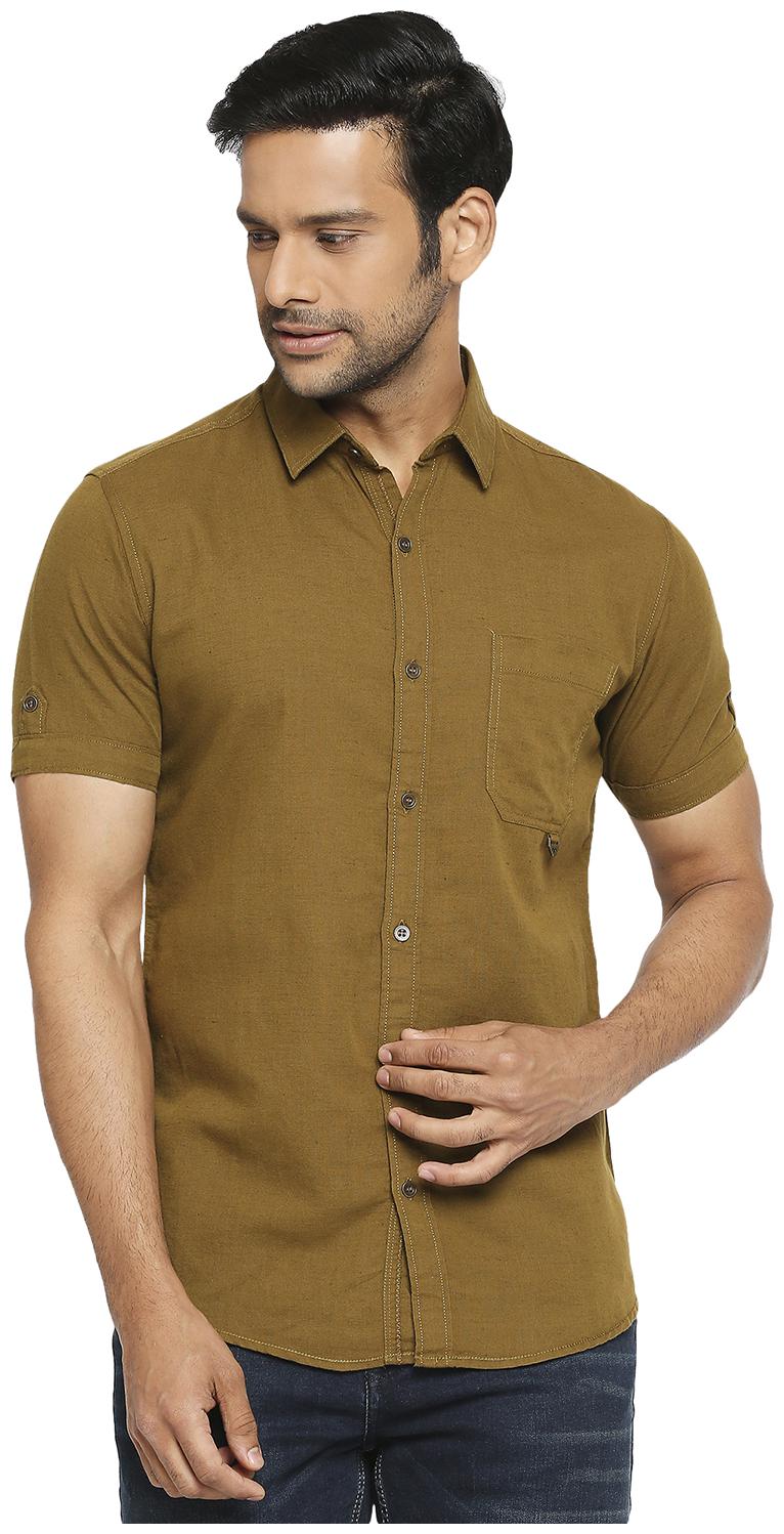 

Mufti Men Brown Solid Slim Fit Casual Shirt