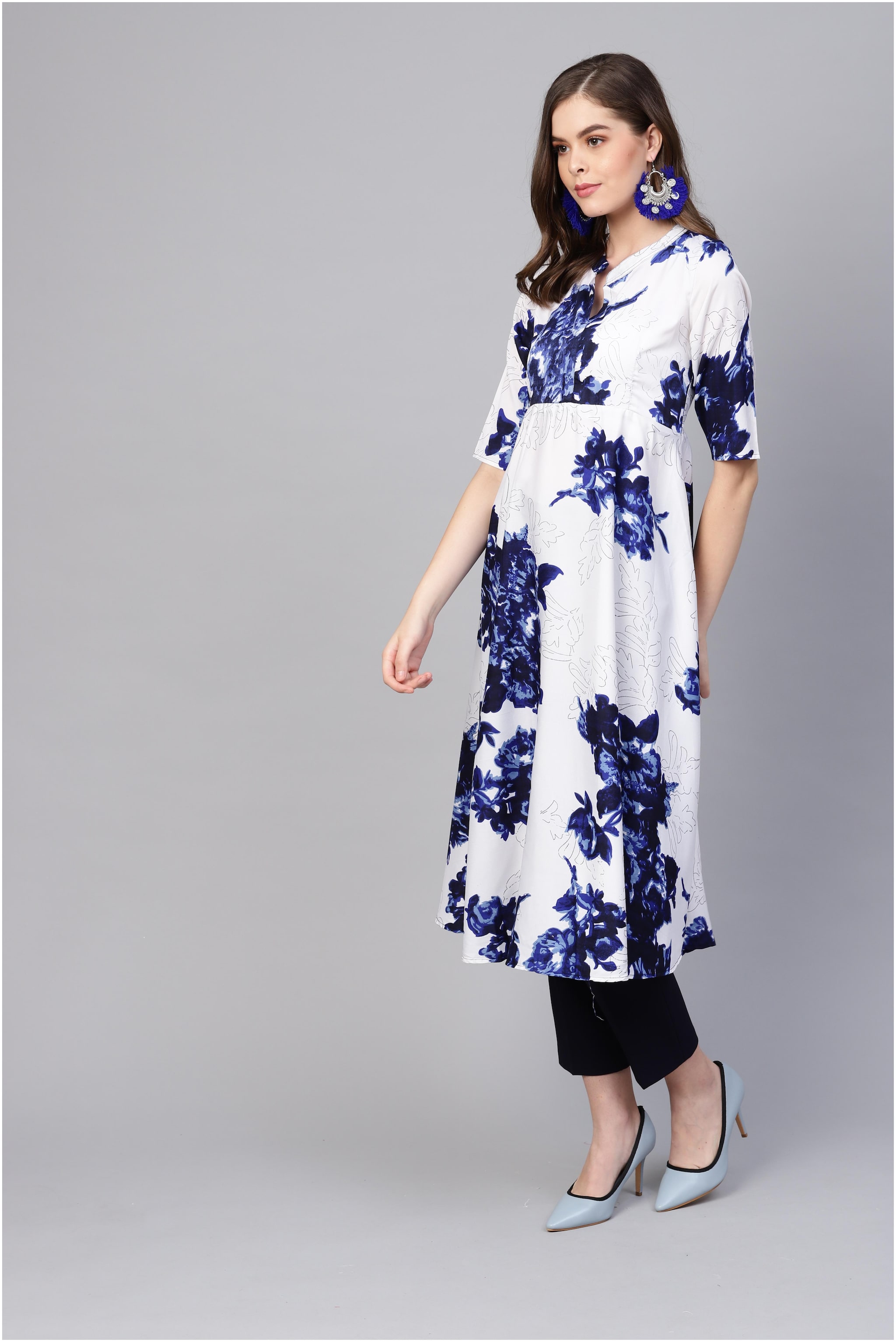 

Myshka Women White Floral Straight Kurta
