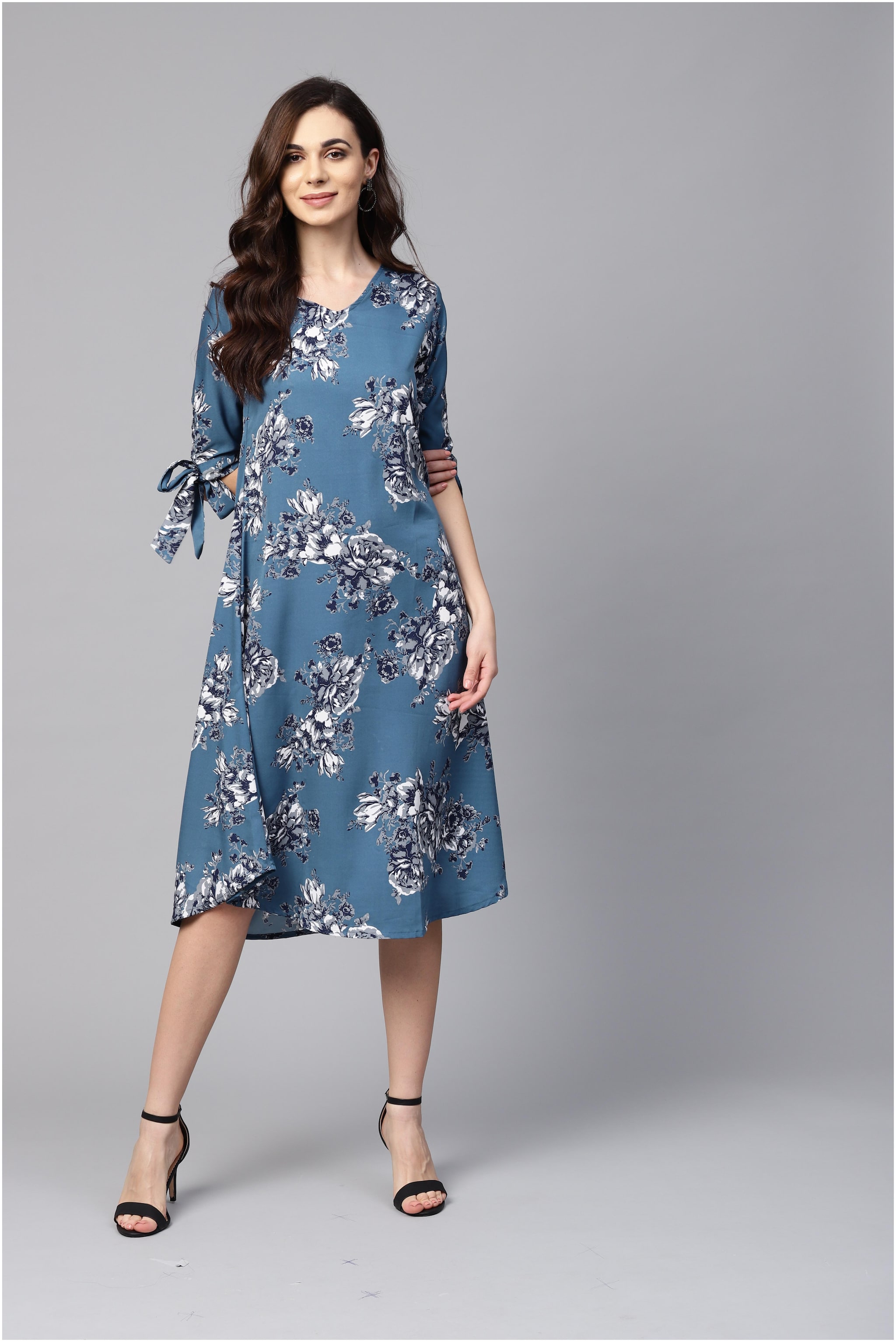 

Myshka Blue Floral Fit flare dress