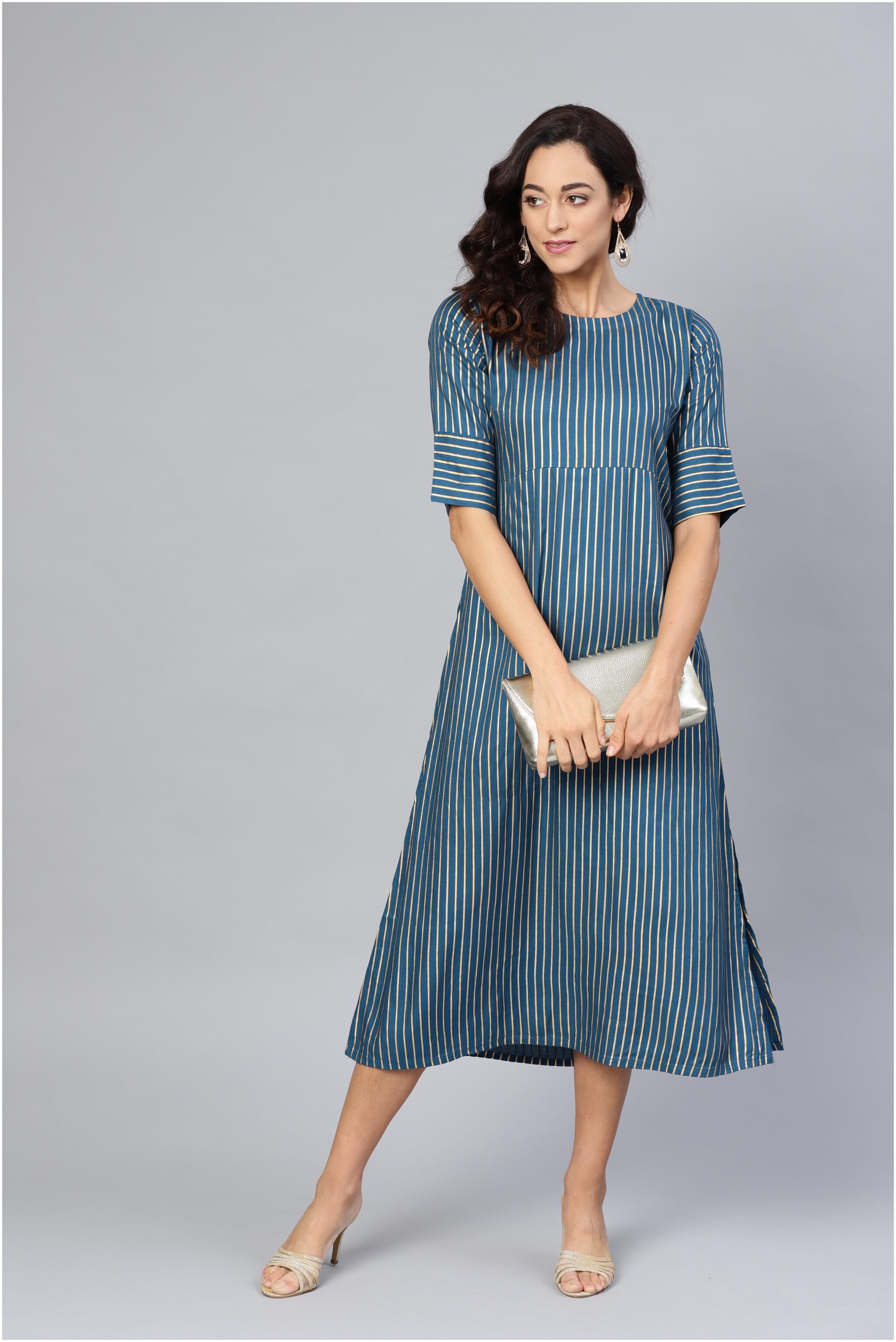 

Myshka Black Solid Fit flare dress