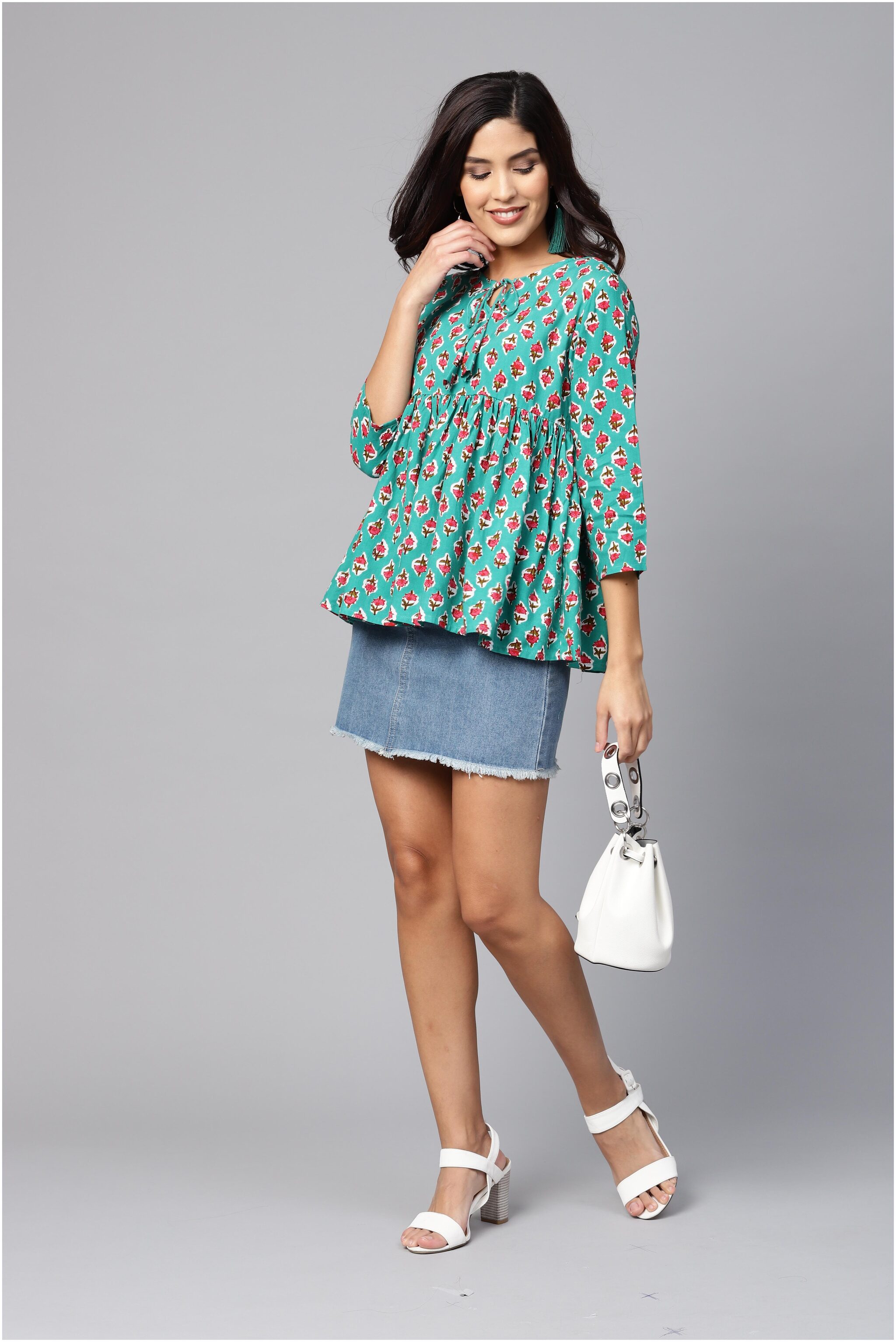 

Myshka Women Floral Regular top - Green