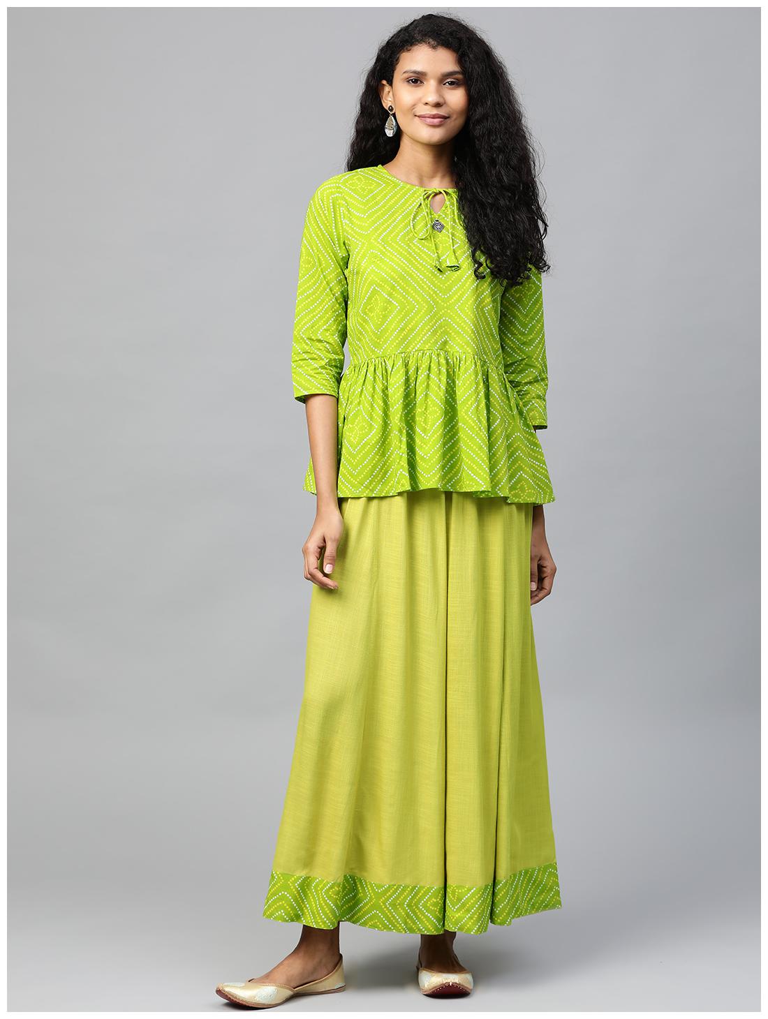

Myshka Women Green Printed Straight Kurta With Skirt