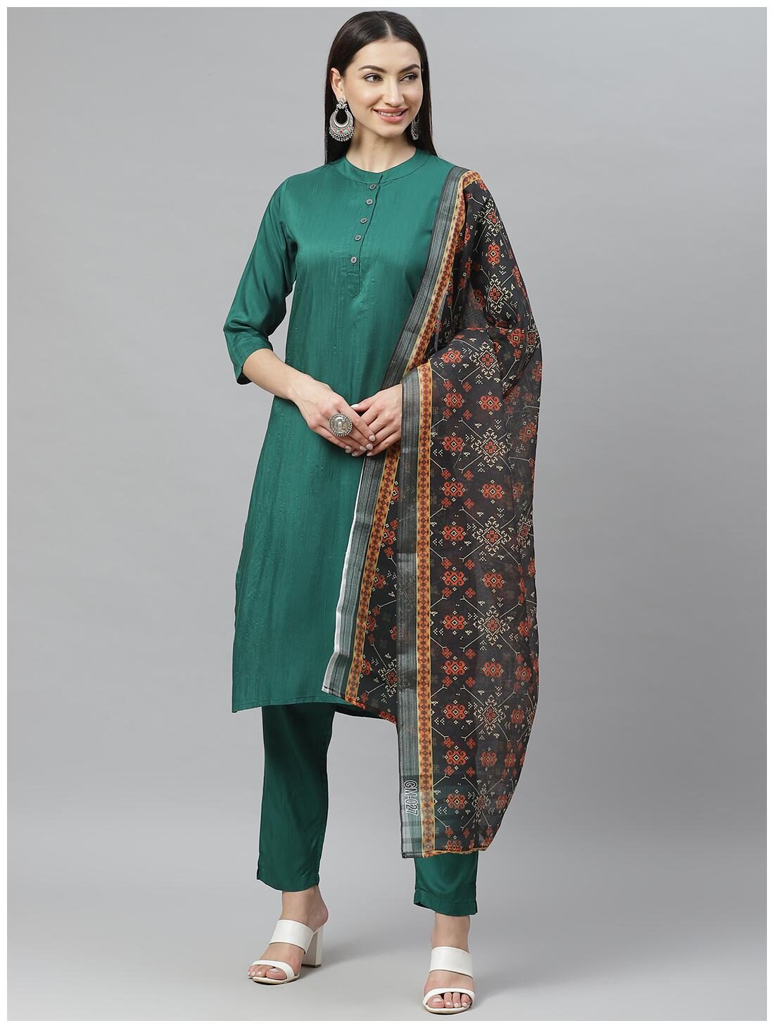 

Myshka Women Green Solid Regular Kurta With Pants