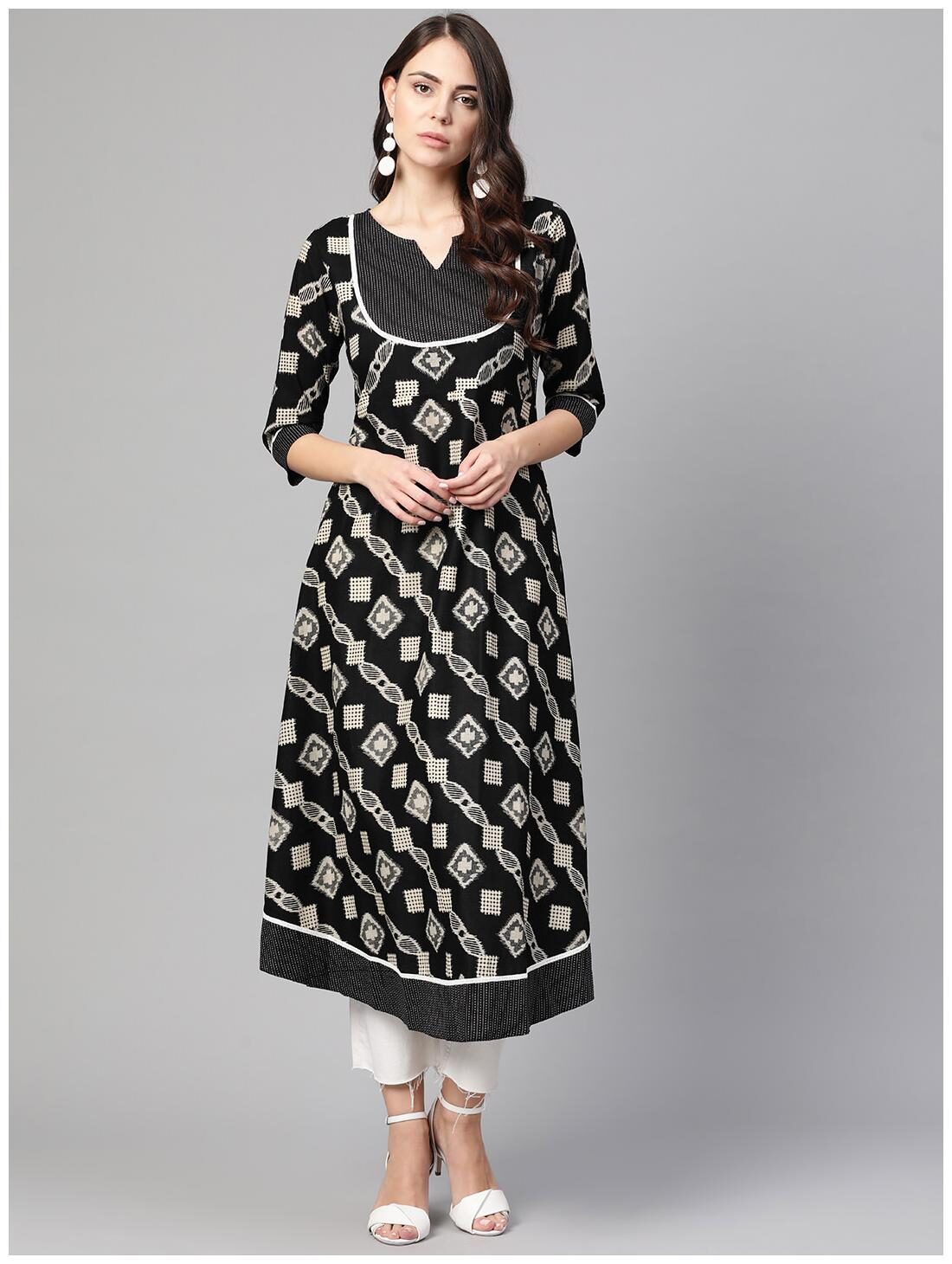 

Myshka Women Black Printed Anarkali Kurti