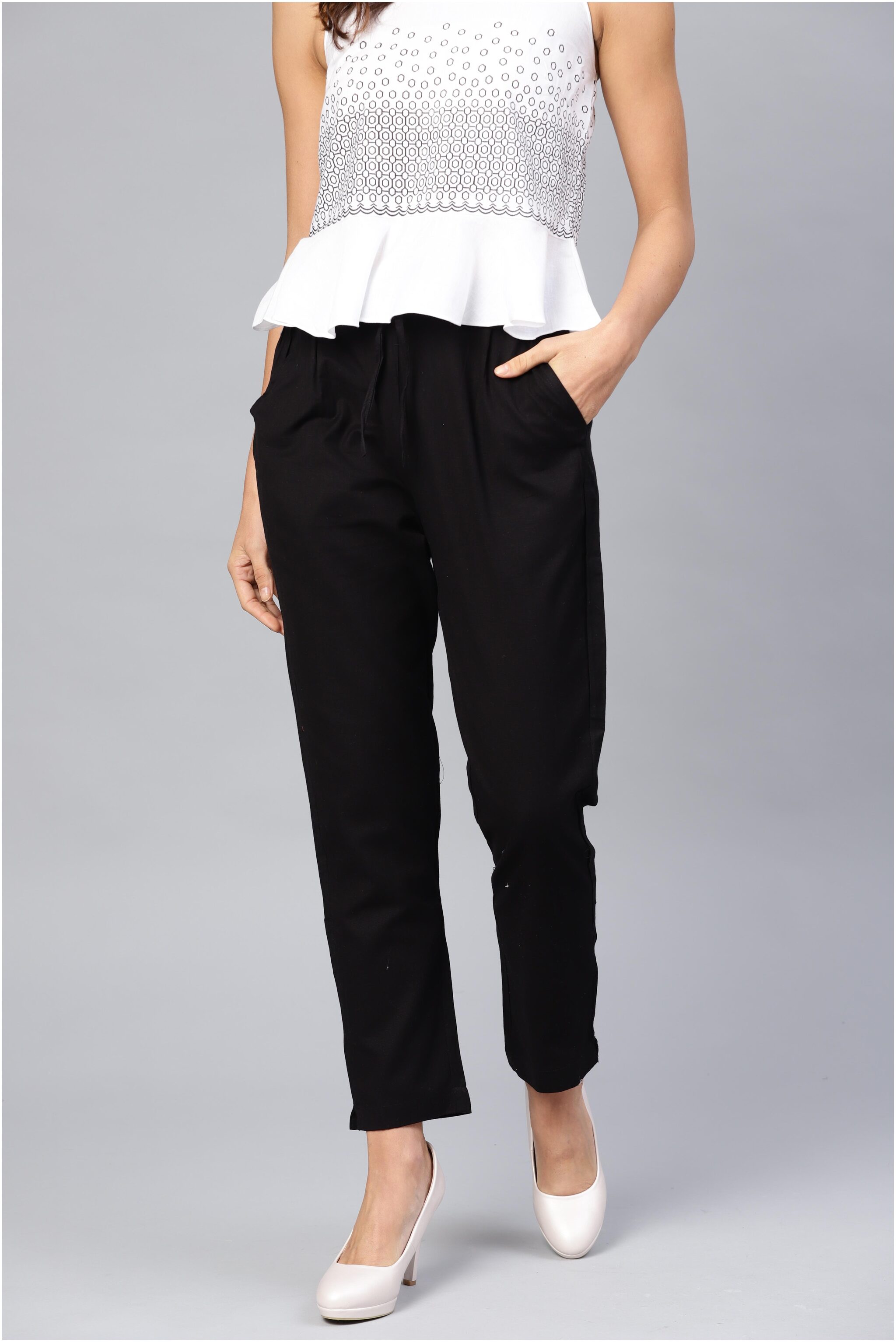 

Myshka Women Black Slim fit Regular trousers