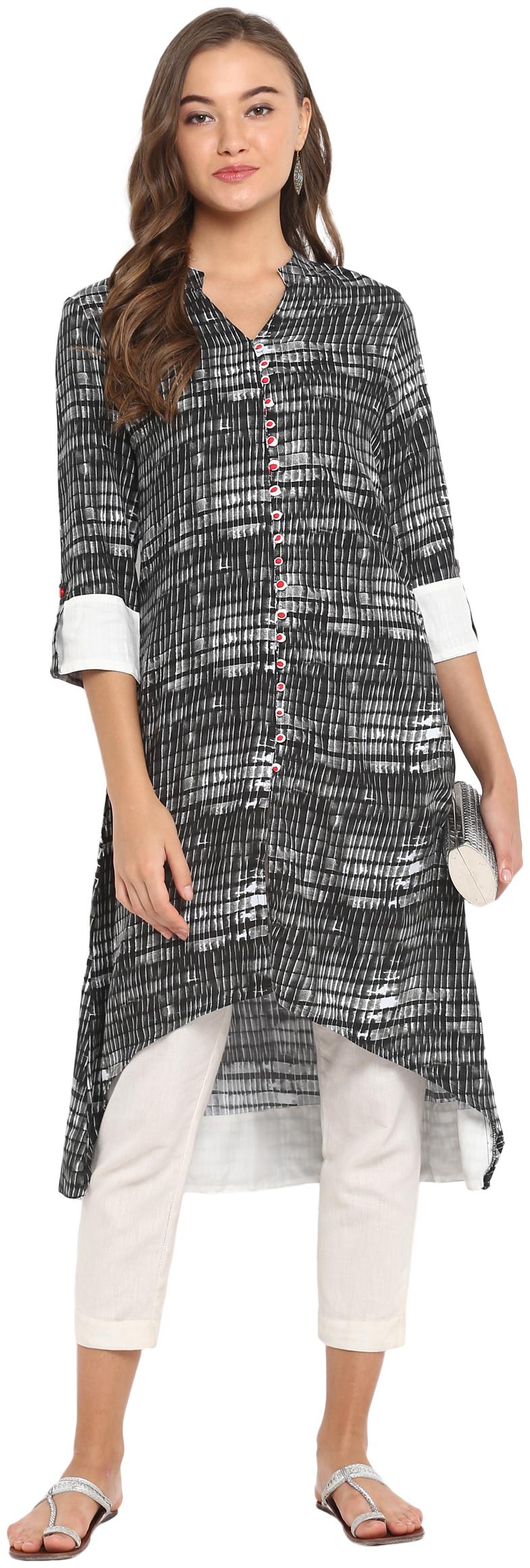 

Mytri Women Rayon Printed Black Kurta