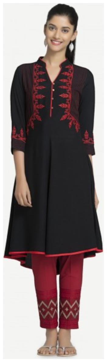 

NAARI Women Embroidered Regular tunic - Black