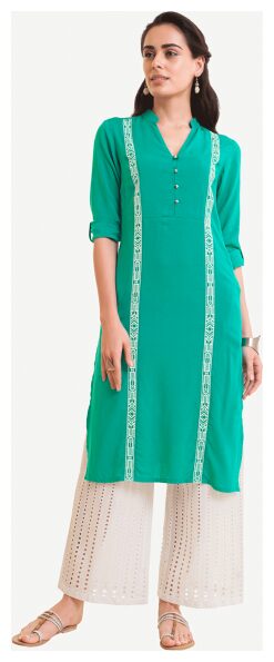 

NAARI Women Green Embroidered Straight Kurti