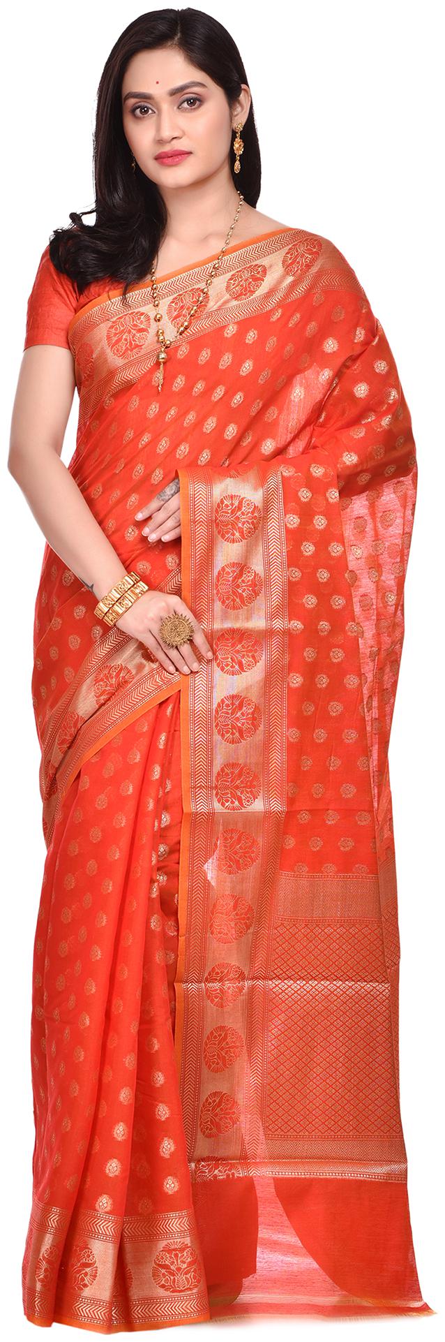 

Naveera Cotton Blend Printed Red Regular Saree For Women