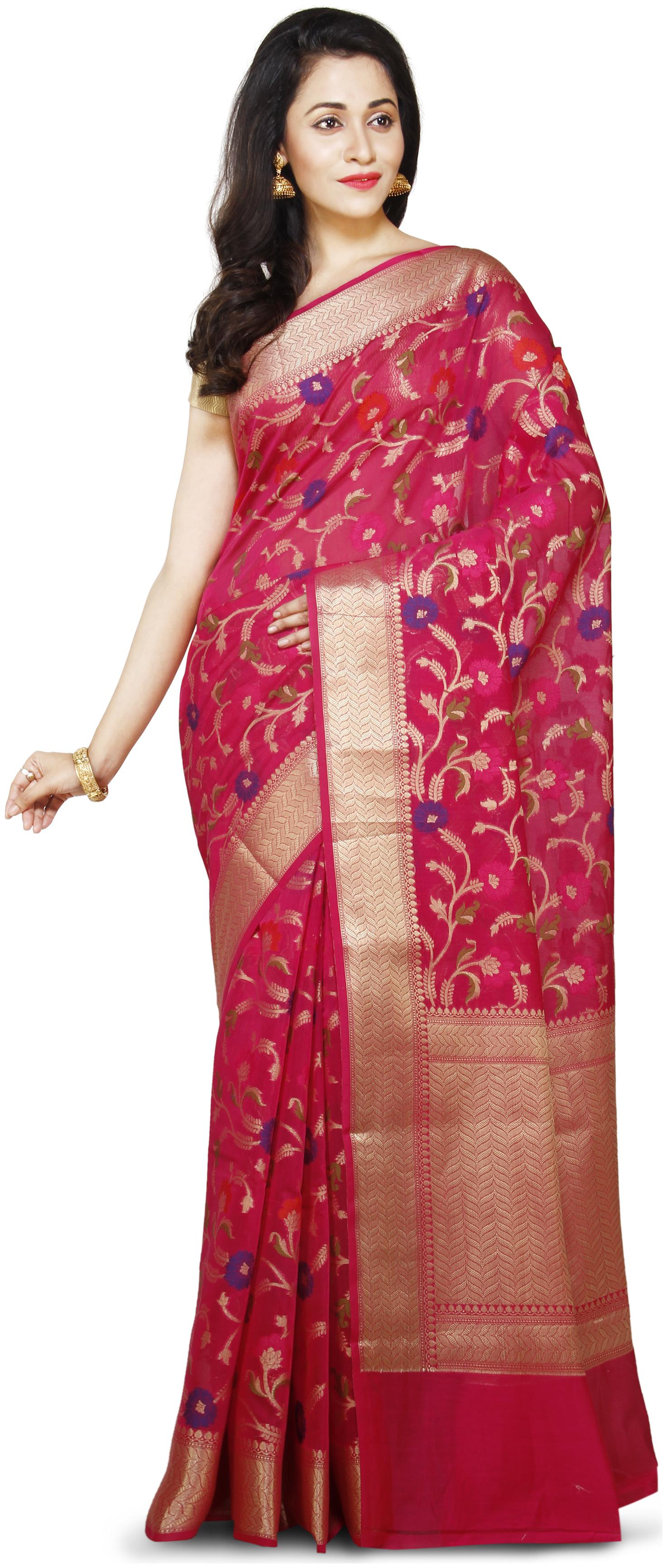 

Naveera Women Cotton Blend Floral Pink Regular Saree With Blouse