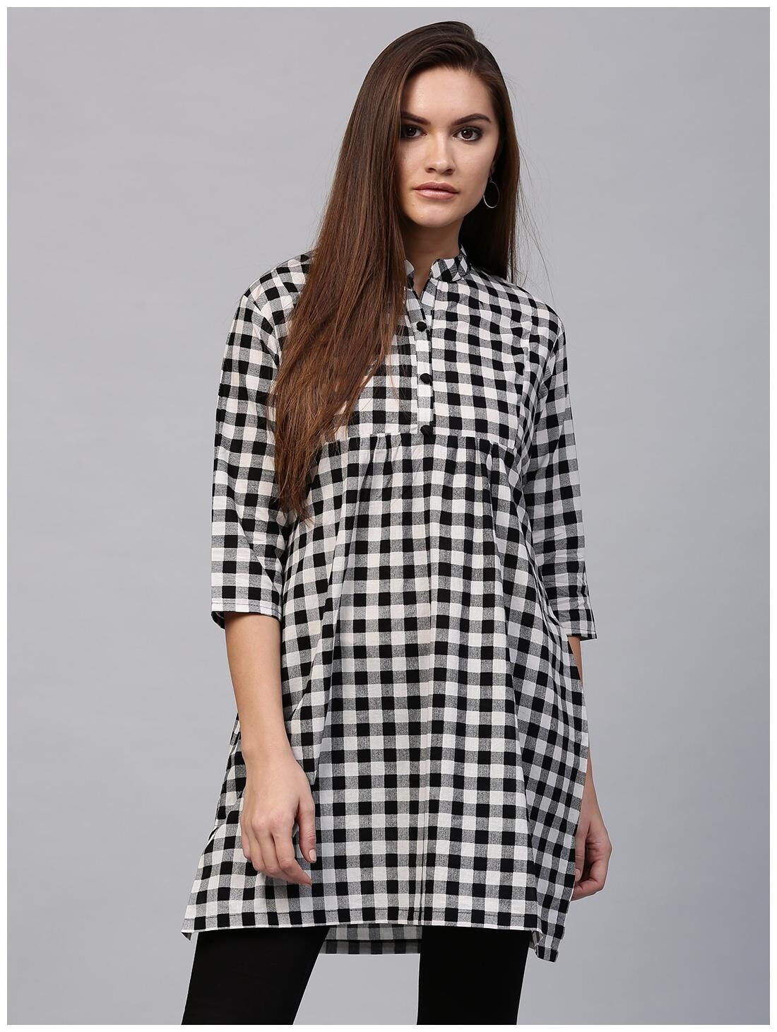 

Nayo Black Printed 3 4th Sleeve Cotton Short Kurti