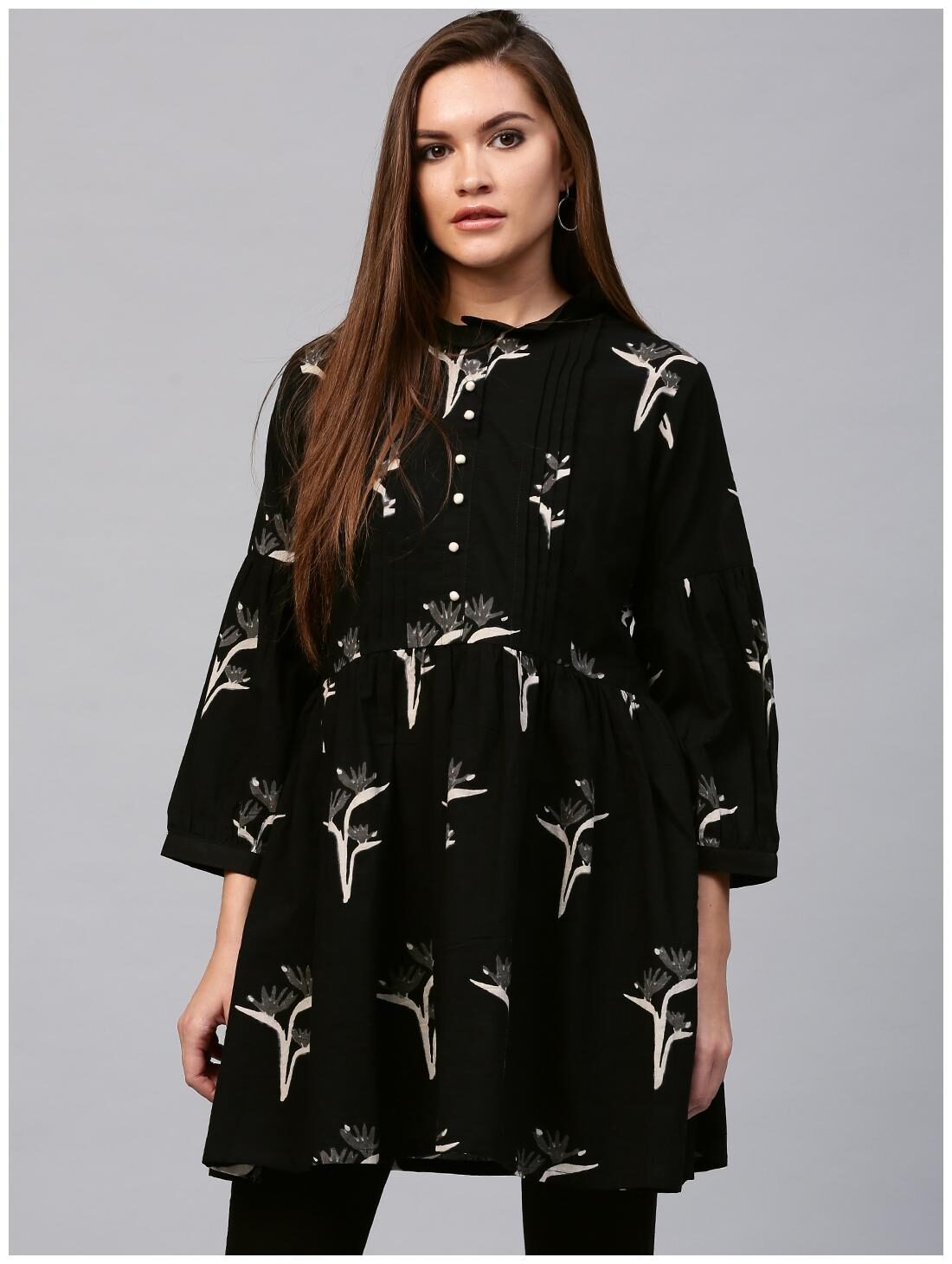 

Nayo Black Printed 3 4th Sleeve Cotton Flared Short Kurti