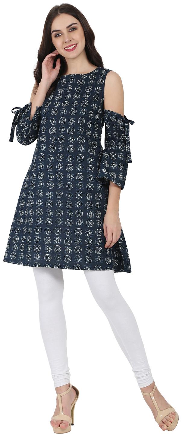 

Nayo Women Blue Printed Straight Kurti