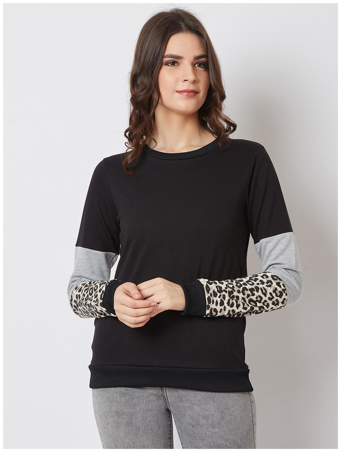

NUN Women Solid Sweatshirt - Black