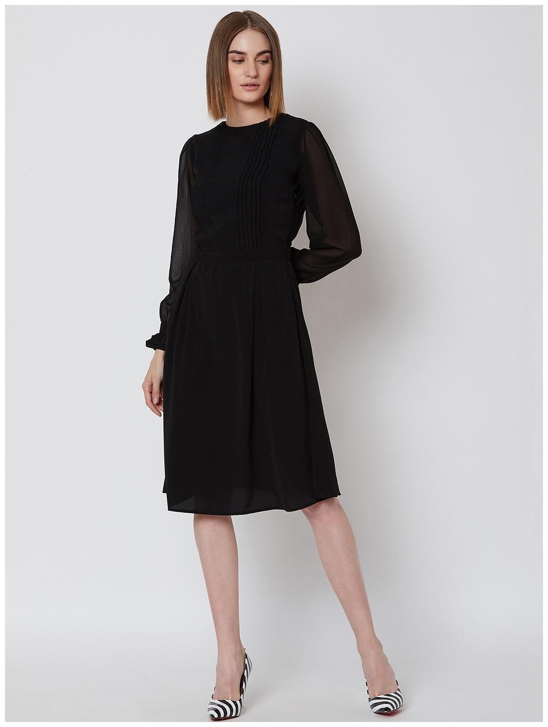 

NUN Black Solid Fit flare dress
