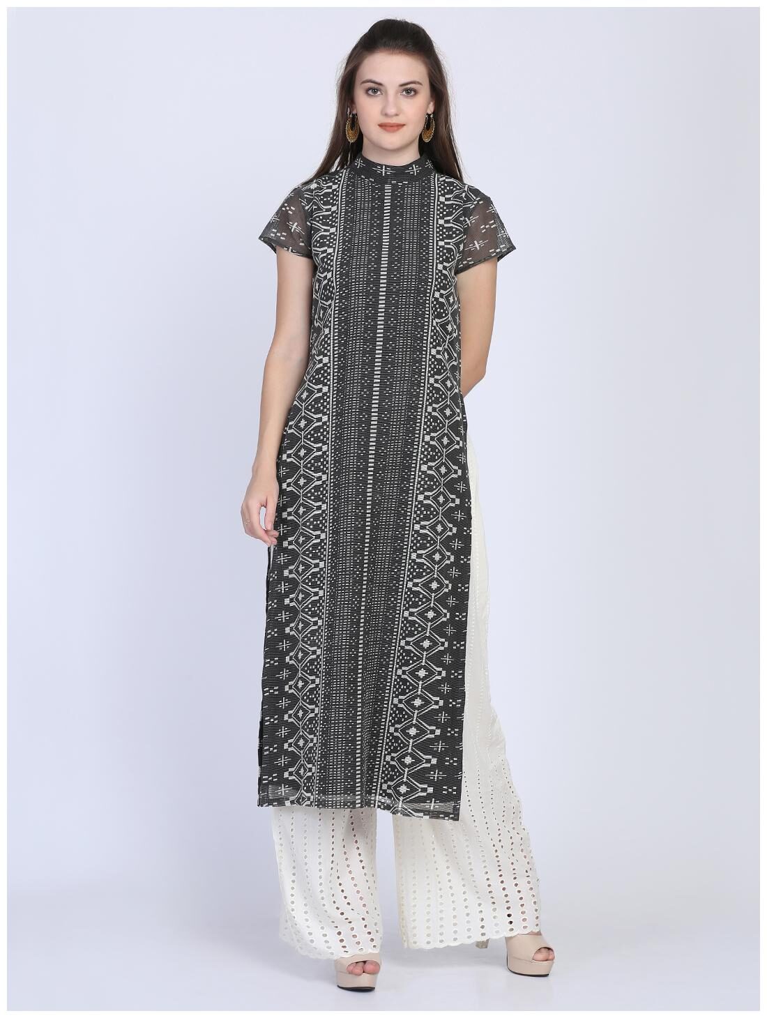 

Ojjasvi Women Black Printed Straight Kurta