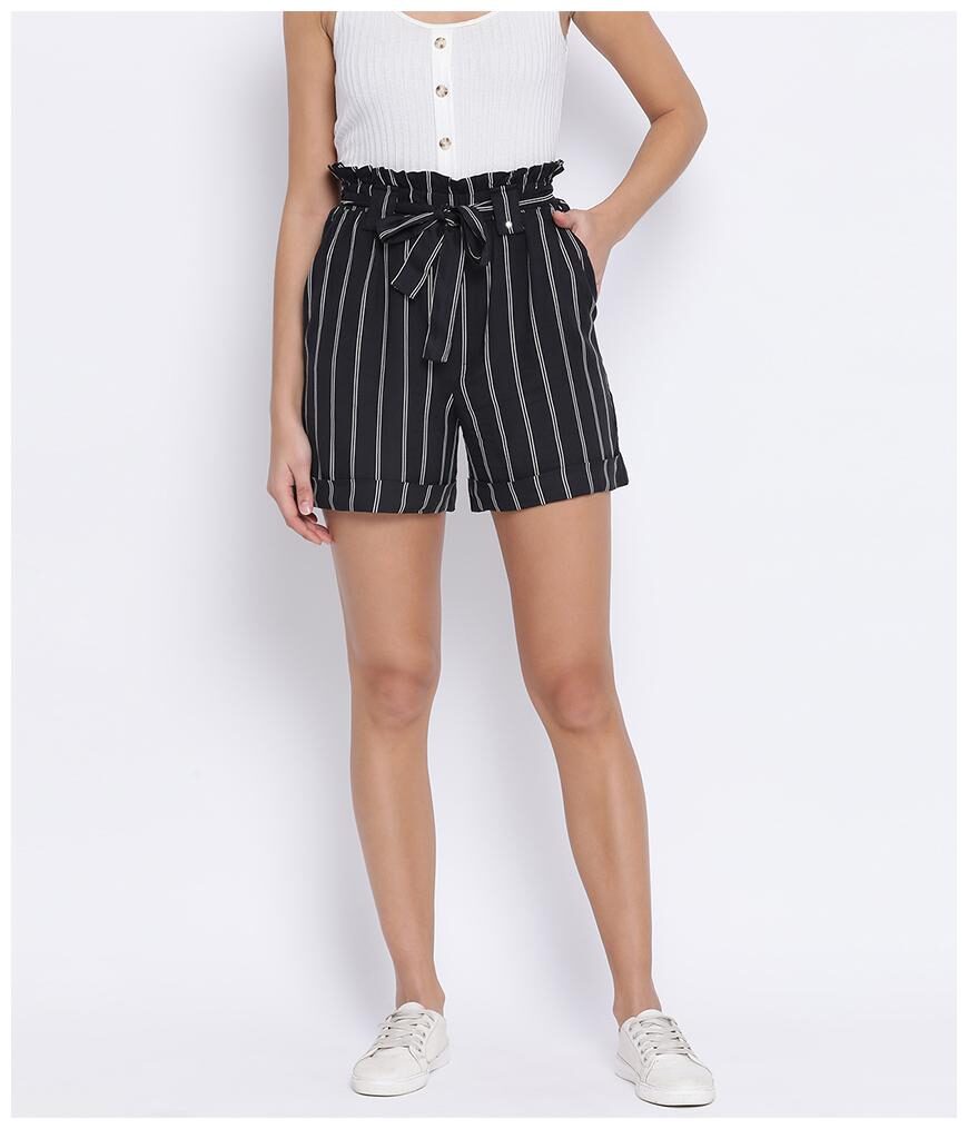 

Oxolloxo Women Striped Regular shorts - Black