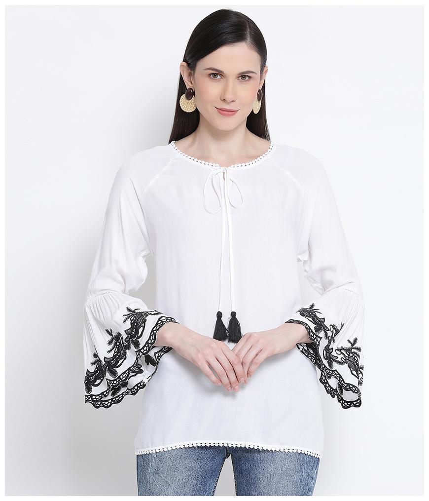 

Oxolloxo Women Solid Regular top - White