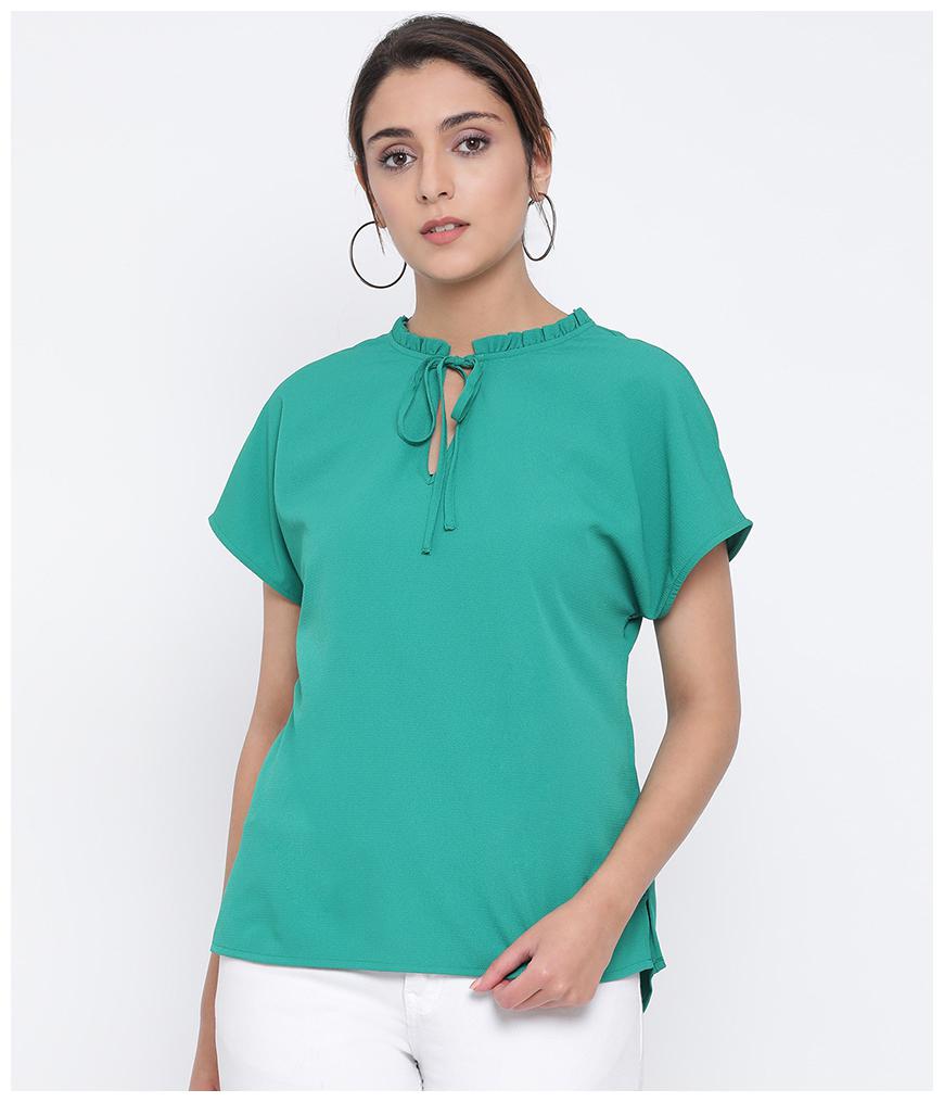 

Oxolloxo Women Solid Regular top - Green