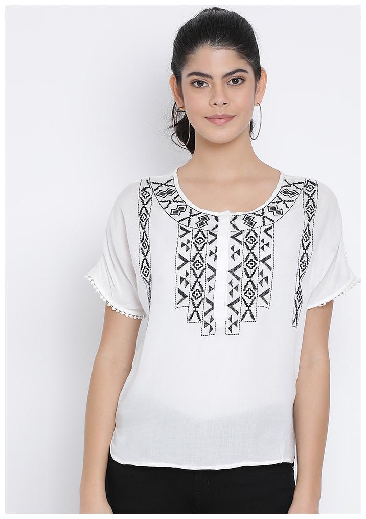 

OXOLLOXO Women Embroidered A-line top - White
