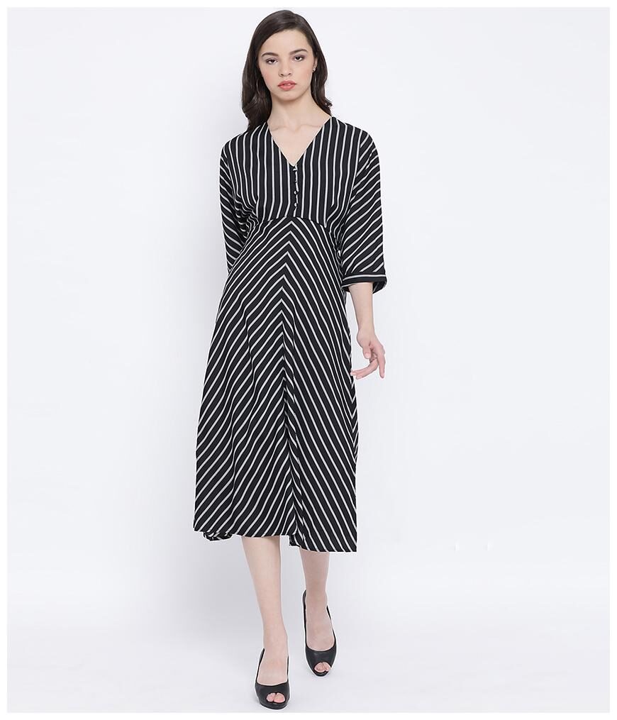 

Oxolloxo Black Striped Wrap dress