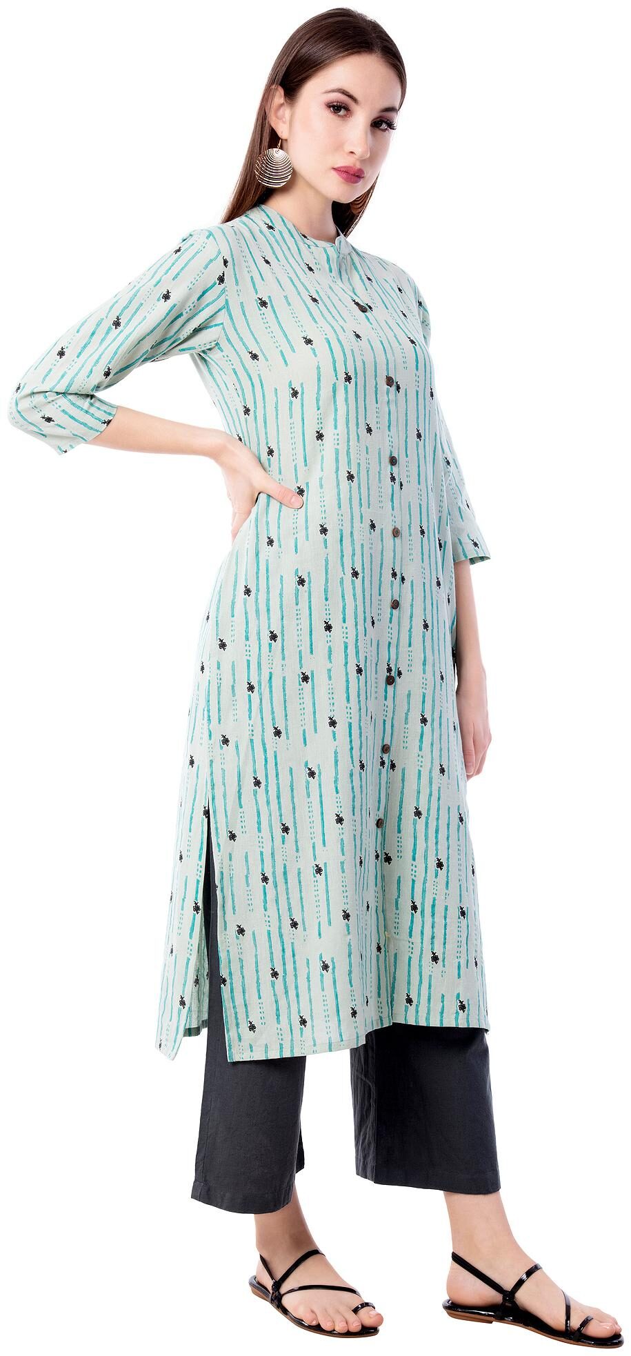 

Palakh Women Turquoise Floral Straight Kurta With Palazzo